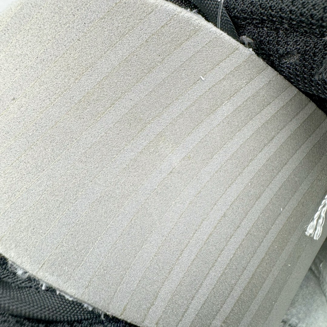 图片[11]-＃YC纯原 NK Dunk Low 心动邮件 心蔷 CW1590-100 定制系列天花板 无原鞋不开发 全系列得物原鞋一比一校对开发 配色持续更新中 终端对接 优势输出 全套原厂楦头原纸板数据档案倾力打造 原汁原味莞产 极致还原 圈内最强针车工艺 高端零售指定版 广东原厂配套原盒原标 鞋盒分三个尺码段 原厂冲刀 超高清洁度 全鞋零毛边皮料切割 采用原厂百宏鞋带以及原厂百宏织唛舌标 内标可供原厂几率过验 进口原装条纹中底布 四线拉帮白色点胶 原厂拉帮手法遵循公司 原厂电绣 极致还原 尺码：35.5 36 36.5 37.5 38 38.5 39 40-选品中心