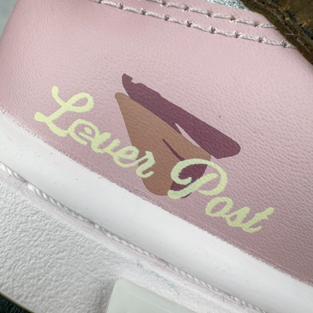 图片[17]-＃YC纯原 NK Dunk Low 心动邮件 心蔷 CW1590-100 定制系列天花板 无原鞋不开发 全系列得物原鞋一比一校对开发 配色持续更新中 终端对接 优势输出 全套原厂楦头原纸板数据档案倾力打造 原汁原味莞产 极致还原 圈内最强针车工艺 高端零售指定版 广东原厂配套原盒原标 鞋盒分三个尺码段 原厂冲刀 超高清洁度 全鞋零毛边皮料切割 采用原厂百宏鞋带以及原厂百宏织唛舌标 内标可供原厂几率过验 进口原装条纹中底布 四线拉帮白色点胶 原厂拉帮手法遵循公司 原厂电绣 极致还原 尺码：35.5 36 36.5 37.5 38 38.5 39 40-选品中心