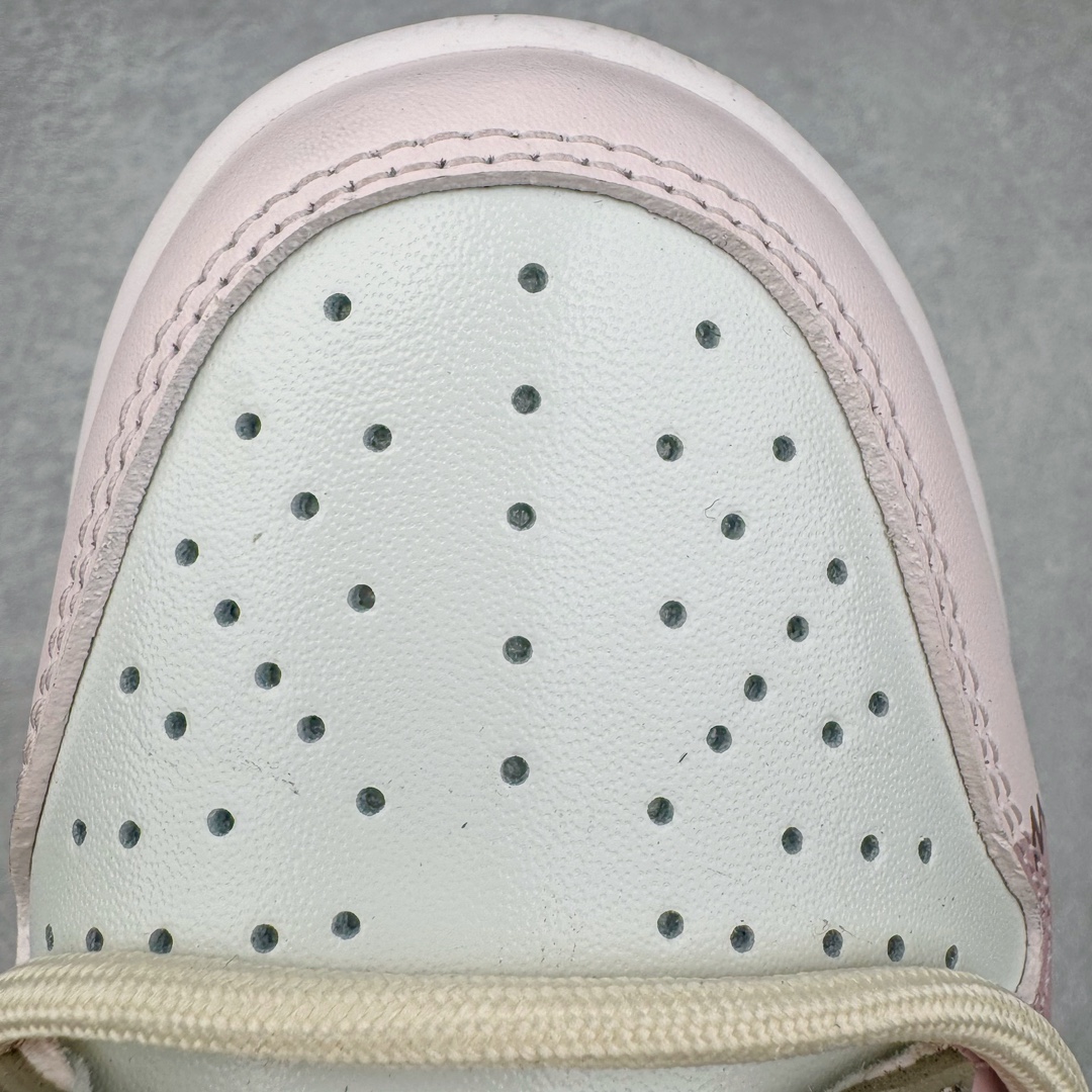 图片[15]-＃YC纯原 NK Dunk Low 心动邮件 心蔷 CW1590-100 定制系列天花板 无原鞋不开发 全系列得物原鞋一比一校对开发 配色持续更新中 终端对接 优势输出 全套原厂楦头原纸板数据档案倾力打造 原汁原味莞产 极致还原 圈内最强针车工艺 高端零售指定版 广东原厂配套原盒原标 鞋盒分三个尺码段 原厂冲刀 超高清洁度 全鞋零毛边皮料切割 采用原厂百宏鞋带以及原厂百宏织唛舌标 内标可供原厂几率过验 进口原装条纹中底布 四线拉帮白色点胶 原厂拉帮手法遵循公司 原厂电绣 极致还原 尺码：35.5 36 36.5 37.5 38 38.5 39 40-选品中心