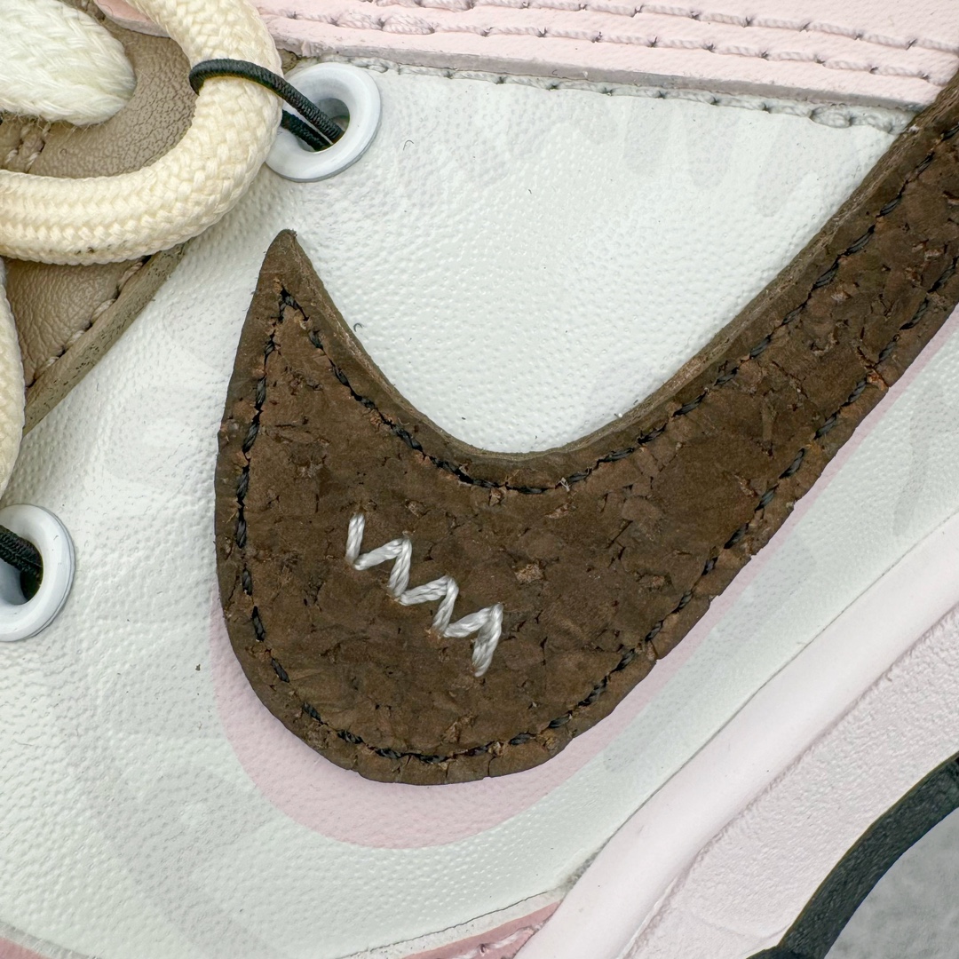 图片[14]-＃YC纯原 NK Dunk Low 心动邮件 心蔷 CW1590-100 定制系列天花板 无原鞋不开发 全系列得物原鞋一比一校对开发 配色持续更新中 终端对接 优势输出 全套原厂楦头原纸板数据档案倾力打造 原汁原味莞产 极致还原 圈内最强针车工艺 高端零售指定版 广东原厂配套原盒原标 鞋盒分三个尺码段 原厂冲刀 超高清洁度 全鞋零毛边皮料切割 采用原厂百宏鞋带以及原厂百宏织唛舌标 内标可供原厂几率过验 进口原装条纹中底布 四线拉帮白色点胶 原厂拉帮手法遵循公司 原厂电绣 极致还原 尺码：35.5 36 36.5 37.5 38 38.5 39 40-选品中心