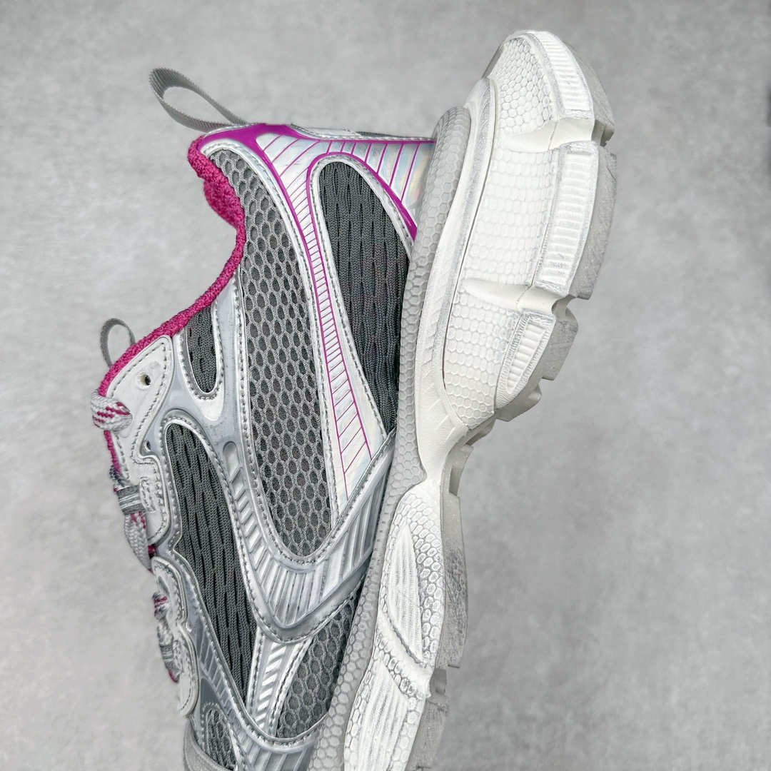 图片[7]-＃VG零售版 BALENCIAGA 3XL Sneakers 巴黎世家十代网布系带低帮走秀复古老爹鞋 全套原纸板楦头开发 最原汁原味的灵魂版型 全鞋荧光划线卡点 胶水把控整洁度追求极致完美 每一双都是工艺品 多重QC质检 超越公司货的品控标准 实实在在的免检产品 原盒原配 正确字体电绣 粗细、位置、大小正确 侧边TPU 透气孔匹配意产原版 正确分离大底 TPU软底 原版一致大底LOGO 立体感十足 原厂皮料水洗做旧 采购原厂网纱 不含皮革 网布材料和聚氨酯 磨损效果 鞋头边缘和后帮 Balenciaga 徽标 鞋面和后跟凸印尺码 鞋舌 3XL 橡胶品牌标识和反光细节 鞋帮拉袢和鞋舌拉祥 配反光细节 备用鞋带在鞋履前侧 可在穿着前取下 便于不同造型搭配 正常尺码 尺码：35 36 37 38 39 40 41 42 43 44 45 46-选品中心