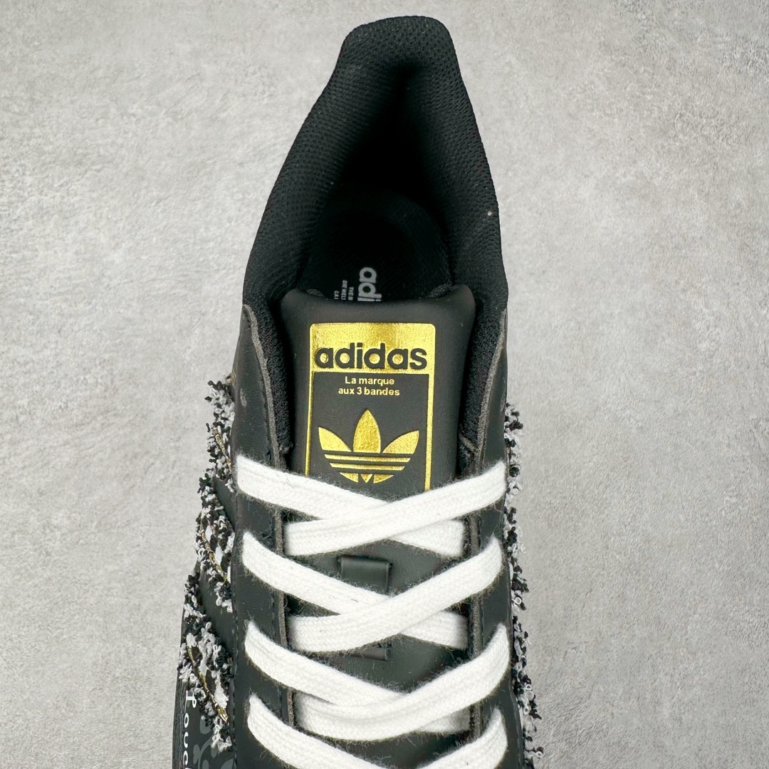 图片[5]-AD Originals Superstar 经典复古贝壳头板鞋 EG4959 诞生于1969年 是第一双将全皮面鞋 身与橡胶鞋头结合在一起的低帮篮球鞋 Superstar最开始 是作为高帮篮球鞋Pro Model的低帮版本而出现的 但因为其独特和醒目的橡胶鞋头造型而让大家熟知 被大家形象地称为\\\”shelltoe\\\”贝壳头 在70年代的美国职业篮球场上 接近3/4的NBA球员都将这双Superstar作为场上用鞋 80年代之后 经过不断的改良和发展 Superstar逐渐成为横跨时装、音乐、街头文化、休闲和运动等各大领域的时尚潮鞋 尺码：36 36.5 37 38 38.5 39 40 40.5 41 42 42.5 43 44 44.5 45-选品中心