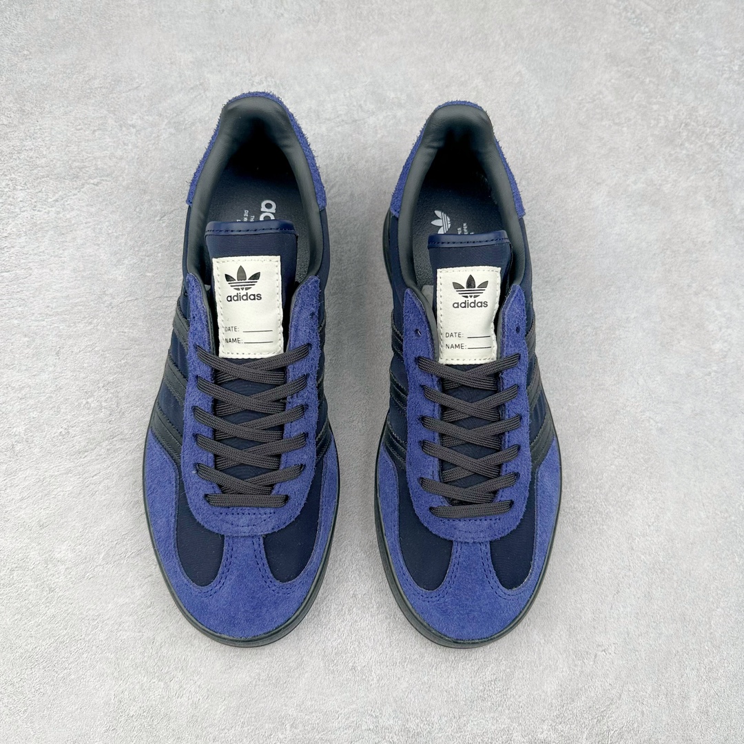 图片[2]-AD Gazelle Indoor Trainers 羚羊内训系列低帮复古百搭休闲运动德训风板鞋 IH9986 90年代经典的复刻版！自60年代以足球训练鞋面世以来,Gazelle就以其经典设计席卷全球。1991年版本的复刻,再造经典Gazelle。采用皮革打造,搭配浊色细节,让这款经典更加简约。尺码：36 36⅔ 37⅓ 38 38⅔ 39⅓ 40 40⅔ 41⅓ 42 42⅔ 43⅓ 44 45-选品中心