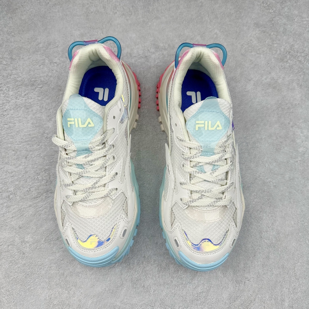 图片[2]-斐乐Fila Fusion Bianco 硬糖系列老爹风增高厚底复古中性休闲运动慢跑鞋 FILA FUSION正式推出全新BIANCO硬糖鞋，该鞋款灵感来自于阿尔卑斯山最高峰Moute Bianco的灵感，同时全掌搭载TECNO-PIUMAX轻能发泡科技，鞋面上穿插了层次丰富的设计，更增添酷炫感。大底采用山峦起伏的设计理念，整个夏天，带你感受来自阿尔卑斯雪山的凉爽。BIANCO硬糖鞋是FILA FUSION为女性打造的全新专属鞋款，BIANCO在意大利语中意为白色，BIANCO鞋底上的棱形结构意为雪山上晶莹剔透的水晶，又好像一颗颗甜美的硬糖，代表着外表绚丽、内心坚定，拥有自己主张的女性主义。让每个穿上的女生都能做最亮的高冷百变女王，可甜可飒，夏日炎炎，有硬糖更甜！尺码：35.5 36 36.5 37.5 38 38.5 39 40-选品中心