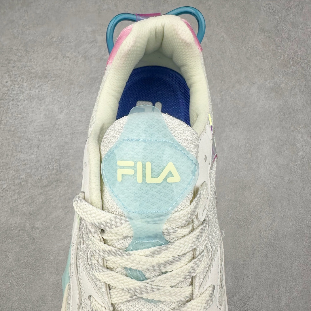 图片[5]-斐乐Fila Fusion Bianco 硬糖系列老爹风增高厚底复古中性休闲运动慢跑鞋 FILA FUSION正式推出全新BIANCO硬糖鞋，该鞋款灵感来自于阿尔卑斯山最高峰Moute Bianco的灵感，同时全掌搭载TECNO-PIUMAX轻能发泡科技，鞋面上穿插了层次丰富的设计，更增添酷炫感。大底采用山峦起伏的设计理念，整个夏天，带你感受来自阿尔卑斯雪山的凉爽。BIANCO硬糖鞋是FILA FUSION为女性打造的全新专属鞋款，BIANCO在意大利语中意为白色，BIANCO鞋底上的棱形结构意为雪山上晶莹剔透的水晶，又好像一颗颗甜美的硬糖，代表着外表绚丽、内心坚定，拥有自己主张的女性主义。让每个穿上的女生都能做最亮的高冷百变女王，可甜可飒，夏日炎炎，有硬糖更甜！尺码：35.5 36 36.5 37.5 38 38.5 39 40-选品中心