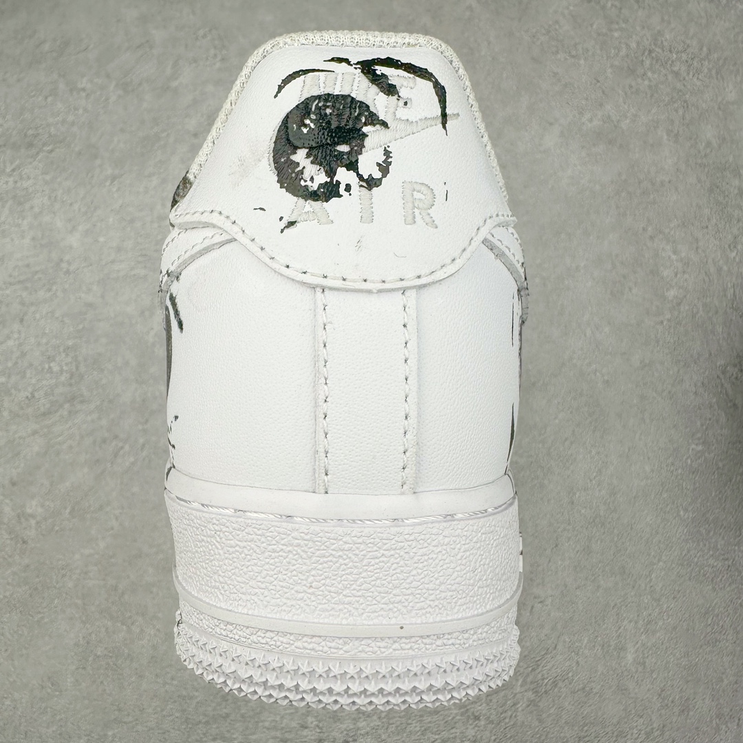 图片[8]-NK Air Force 1´07 Low 空军一号低帮百搭休闲运动板鞋 923044-100 柔软、弹性十足的缓震性能和出色的中底设计 横跨复古与现代的外型结合 造就出风靡全球 三十多年的Force 1 直到今天还深受青睐 尺码：36 36.5 37.5 38 38.5 39 40 40.5 41 42 42.5 43 44 44.5 45-选品中心