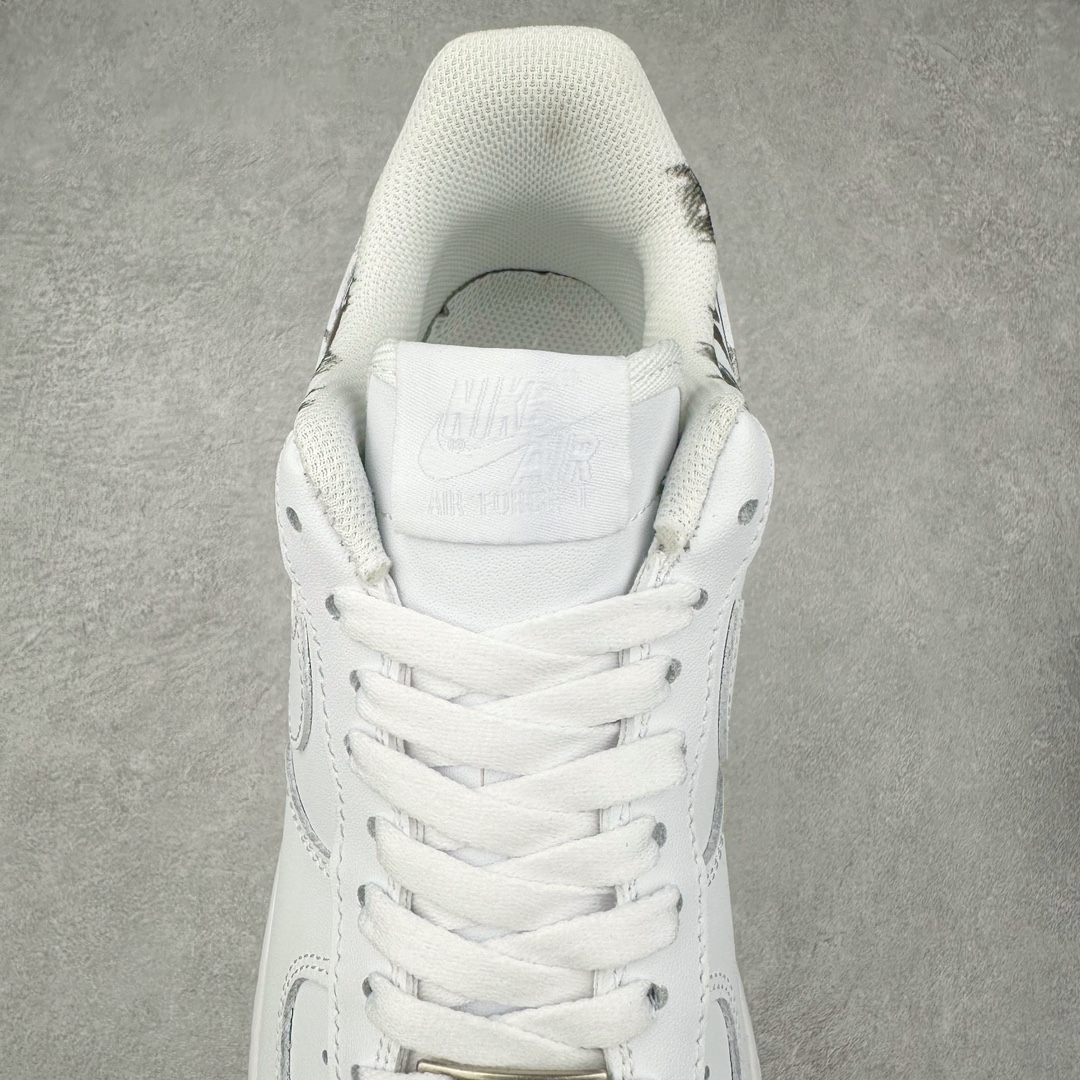 图片[5]-NK Air Force 1´07 Low 空军一号低帮百搭休闲运动板鞋 923044-100 柔软、弹性十足的缓震性能和出色的中底设计 横跨复古与现代的外型结合 造就出风靡全球 三十多年的Force 1 直到今天还深受青睐 尺码：36 36.5 37.5 38 38.5 39 40 40.5 41 42 42.5 43 44 44.5 45-选品中心