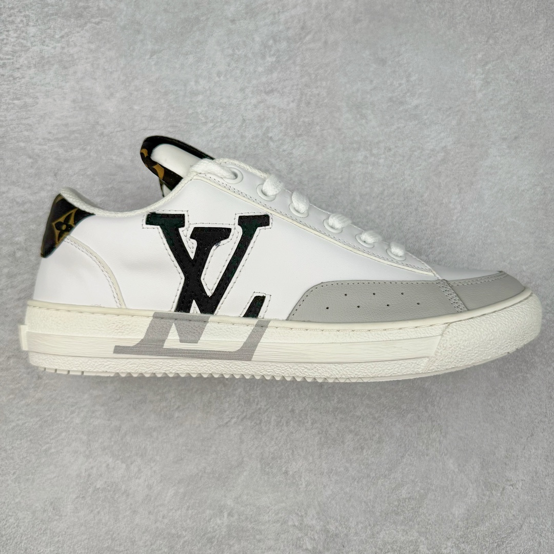 Louis Vuitton 路易威登 lv Time Out 低帮时尚运动板鞋 为舒软小牛皮革压印金属质感 Monogram 图案 再令 Louis 和vuitton 装饰点缀鞋带 与卢勒克斯金属线共同 释放莹泽光芒 搭配后部 Monogram帆布饰边和加厚胎面橡胶外底 鞋面胎牛皮和进口PVC制裁而成 高密度进口电脑车线工艺、经典LOGO跟PVC完美结合 原版大底开模 内里采用进口羊皮 超软皮内里+鞋垫 最新LV/路易威登 杨幂 关晓彤 官方等多明星网红同款 快手抖音等多平台热推 尺码：35 36 37 38 39 40 41 42 43 44-选品中心