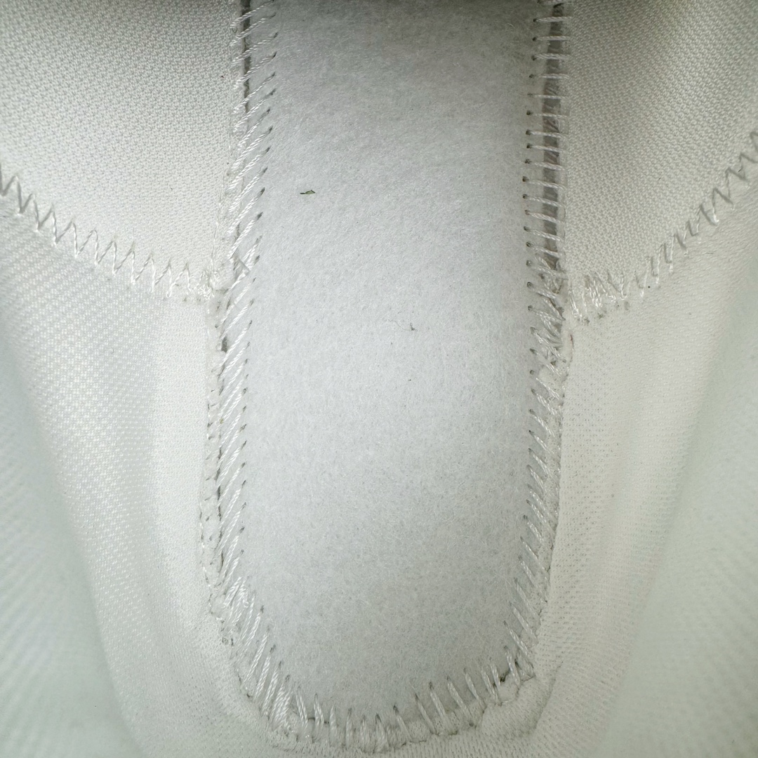 图片[10]-＃GD广顶 BOTTEGA VENETA Orbit Runner BV葆蝶家时尚休闲王一博同款老爹鞋运动鞋 原版开发 一比一打造 相似度百分之99以上 市场一梯队级别品质 区别市场任何标文顶级品质版本 采用轻质科技网布面料 搭配几何图案设计橡胶外底 王炸系列 高版本 认准套包工艺 实际增高很多哦 还是一样显腿细非常nice 耐玩耐造 对标对版 套包鞋工艺 认准高版本 大底选用拼色TPU大底 配置原版包装 尺码：35 36 37 38 39 40 41 42 43 44 45-选品中心