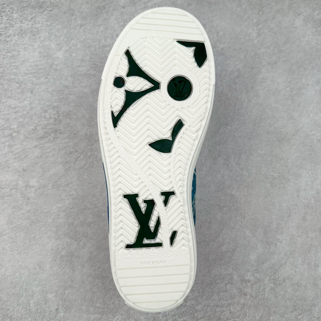 图片[9]-Louis Vuitton 路易威登 lv Time Out 低帮时尚运动板鞋 为舒软小牛皮革压印金属质感 Monogram 图案 再令 Louis 和vuitton 装饰点缀鞋带 与卢勒克斯金属线共同 释放莹泽光芒 搭配后部 Monogram帆布饰边和加厚胎面橡胶外底 鞋面胎牛皮和进口PVC制裁而成 高密度进口电脑车线工艺、经典LOGO跟PVC完美结合 原版大底开模 内里采用进口羊皮 超软皮内里+鞋垫 最新LV/路易威登 杨幂 关晓彤 官方等多明星网红同款 快手抖音等多平台热推 尺码：35 36 37 38 39 40 41 42 43 44-选品中心