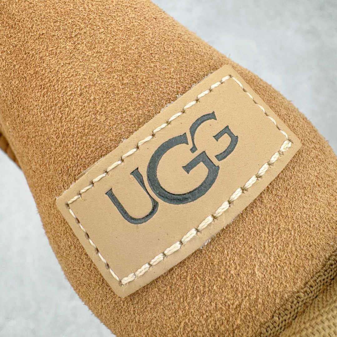 图片[12]-＃CS UGG 6223 经典中筒秋冬羊皮毛一体雪地靴 全鞋采用ZP同厂 隆丰A级澳洲进口羊皮毛一体 品牌代工厂生产线 完全遵循ZP工艺流程 代工厂原厂版师 秉承无原鞋不开发选择 注重每一处细节 市面最正版型 TREADLITE\\\”轻翼\\\”科技外底 轻便/耐用/柔韧/桩型【售后郑重承诺】一个月内若出现重大脱胶/断底等质量问题 直接为您换新！尺码：35 36 37 38 39 40-选品中心