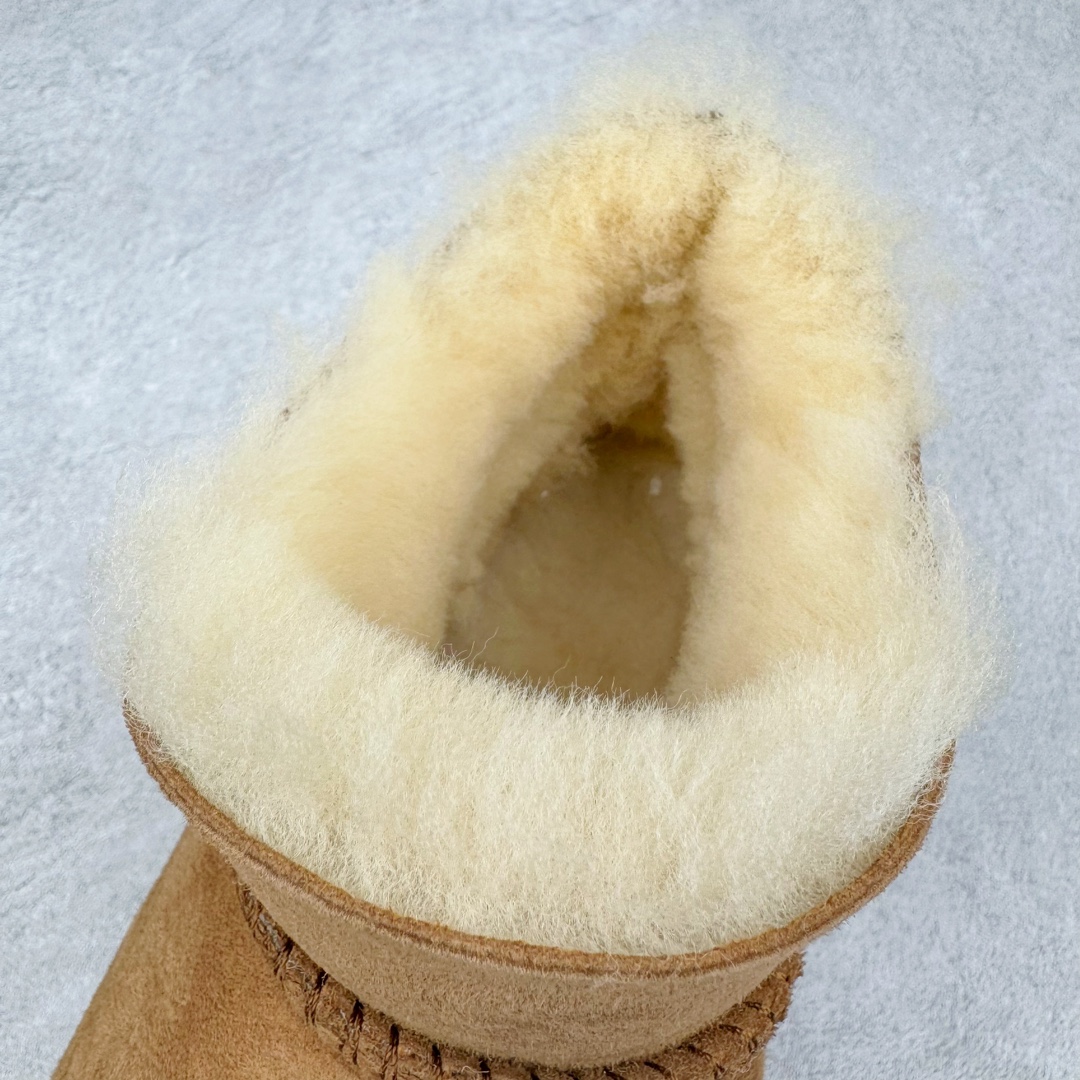 图片[12]-＃CS UGG 6901 经典短筒秋冬羊皮毛一体雪地靴 全鞋采用ZP同厂 隆丰A级澳洲进口羊皮毛一体 品牌代工厂生产线 完全遵循ZP工艺流程 代工厂原厂版师 秉承无原鞋不开发选择 注重每一处细节 市面最正版型 TREADLITE\\\”轻翼\\\”科技外底 轻便/耐用/柔韧/桩型【售后郑重承诺】一个月内若出现重大脱胶/断底等质量问题 直接为您换新！尺码：35 36 37 38 39 40-选品中心