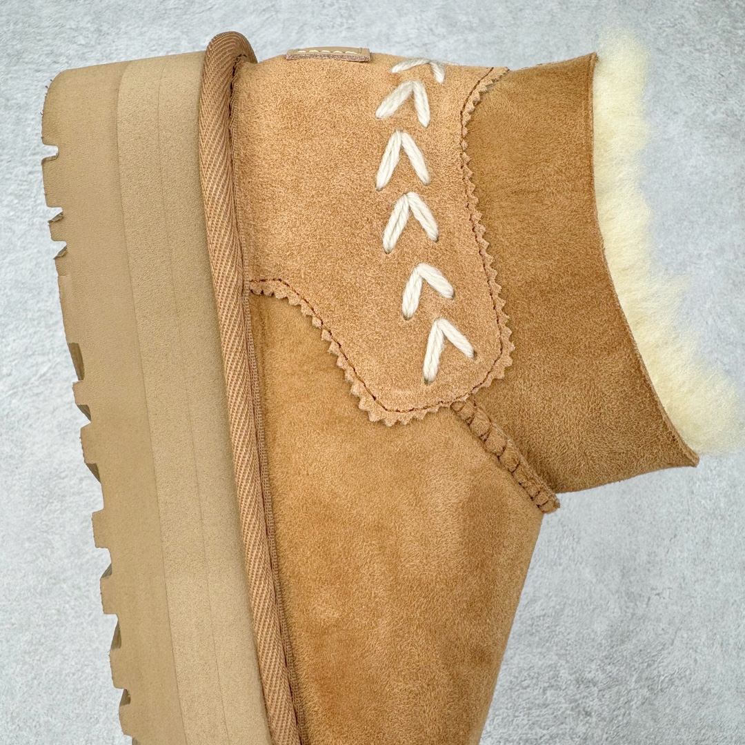 图片[6]-＃CS UGG 6901 经典短筒秋冬羊皮毛一体雪地靴 全鞋采用ZP同厂 隆丰A级澳洲进口羊皮毛一体 品牌代工厂生产线 完全遵循ZP工艺流程 代工厂原厂版师 秉承无原鞋不开发选择 注重每一处细节 市面最正版型 TREADLITE\\\”轻翼\\\”科技外底 轻便/耐用/柔韧/桩型【售后郑重承诺】一个月内若出现重大脱胶/断底等质量问题 直接为您换新！尺码：35 36 37 38 39 40-选品中心