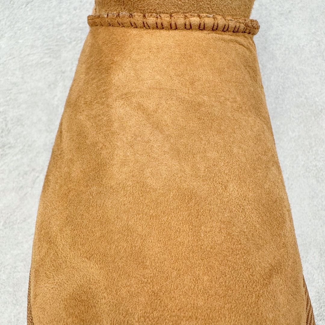 图片[11]-＃CS UGG 6901 经典短筒秋冬羊皮毛一体雪地靴 全鞋采用ZP同厂 隆丰A级澳洲进口羊皮毛一体 品牌代工厂生产线 完全遵循ZP工艺流程 代工厂原厂版师 秉承无原鞋不开发选择 注重每一处细节 市面最正版型 TREADLITE\\\”轻翼\\\”科技外底 轻便/耐用/柔韧/桩型【售后郑重承诺】一个月内若出现重大脱胶/断底等质量问题 直接为您换新！尺码：35 36 37 38 39 40-选品中心