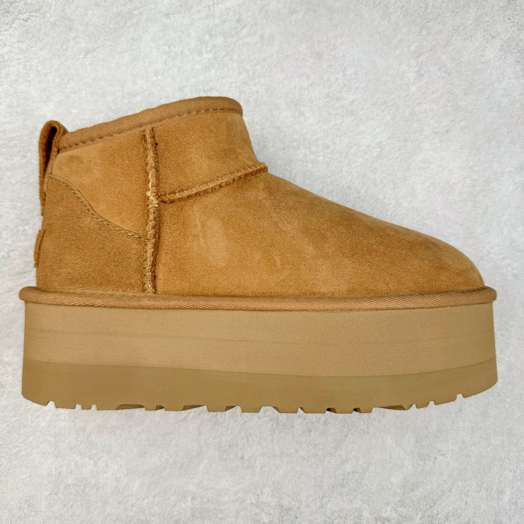 ＃CS UGG 5854 周冬雨短筒厚底秋冬羊皮毛一体雪地靴 全鞋采用ZP同厂 隆丰A级澳洲进口羊皮毛一体 品牌代工厂生产线 完全遵循ZP工艺流程 代工厂原厂版师 秉承无原鞋不开发选择 注重每一处细节 市面最正版型 TREADLITE\\\”轻翼\\\”科技外底 轻便/耐用/柔韧/桩型【售后郑重承诺】一个月内若出现重大脱胶/断底等质量问题 直接为您换新！尺码：35 36 37 38 39 40-选品中心