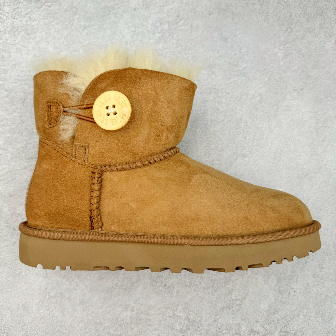 ＃桑坡UGG盲盒福利 UGG 经典秋冬羊皮毛一体雪地靴 白菜价亏本清仓套现转新款 机不可失 好好把握 随机一双 只选尺码 商品款式均为上架顶级款式 保证稳赚不赔 无通货 无烂货 会有轻微瑕疵的情况 友情提醒 买到是亏还是赚 每个人定义不同福袋闷包理论上和赌博心理相同玩的就是惊喜 玩的就是心跳活动商品无严重质量问题不退换 桑坡大厂直供 隆丰A级澳洲进口羊皮毛一体 完全遵循ZP工艺流程 代工厂原厂版师 秉承无原鞋不开发选择 注重每一处细节 市面最正版型 TREADLITE\\\”轻翼\\\”科技外底 轻便/耐用/柔韧/桩型 翻毛皮鞋面 细腻亲肤再生聚酯纤维滚边 舒适易打理 保暖性佳 UGG plush™ 里衬和内底 茸软亲肤 舒适暖足 经典鞋型搭配轻盈厚底 稳稳拿捏秋冬出街时髦造型 Treadlite by UGG 轻翼大底 轻盈缓震 为双足减负 舒适轻便 助你轻松畅玩整天 尺码：35 36 37 38 39 40-选品中心