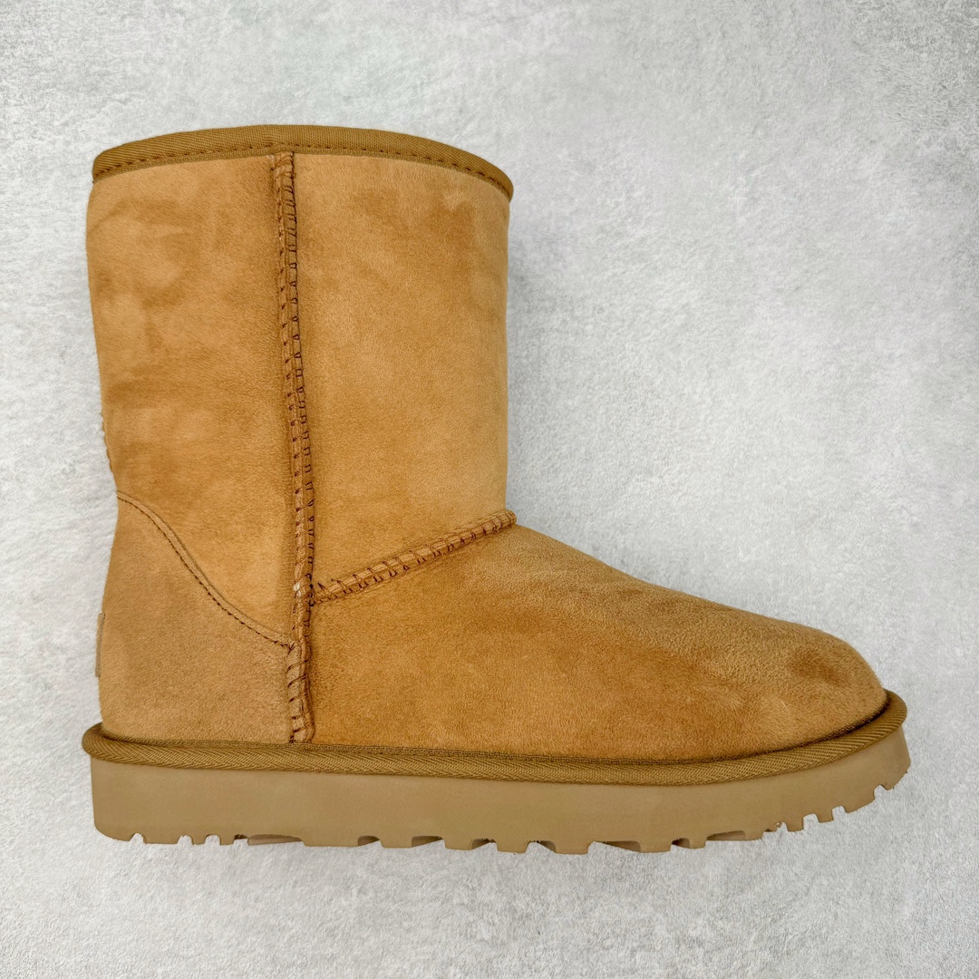 ＃CS UGG 6223 经典中筒秋冬羊皮毛一体雪地靴 全鞋采用ZP同厂 隆丰A级澳洲进口羊皮毛一体 品牌代工厂生产线 完全遵循ZP工艺流程 代工厂原厂版师 秉承无原鞋不开发选择 注重每一处细节 市面最正版型 TREADLITE\\\”轻翼\\\”科技外底 轻便/耐用/柔韧/桩型【售后郑重承诺】一个月内若出现重大脱胶/断底等质量问题 直接为您换新！尺码：35 36 37 38 39 40-选品中心