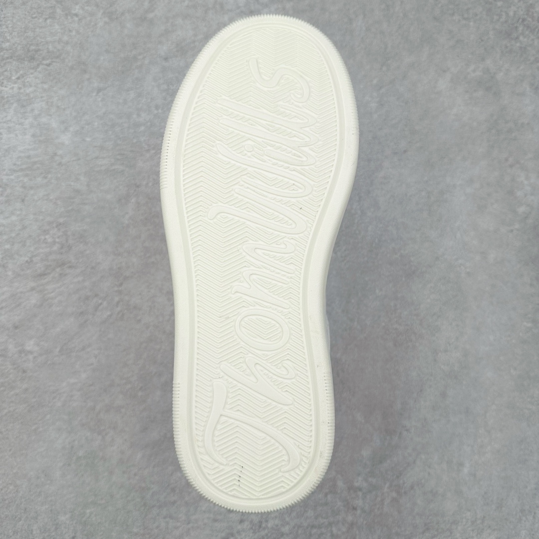 图片[9]-THOM WILLS TW休闲百搭小牛皮小白鞋厚底增高轻便透气舒适低帮板鞋 白色 打破增高鞋厚重且实际增高效果不理想的常规设计，多次调整鞋身线条与内部结构，保留轻便外形，超越同类鞋履的增高效果，舒适增高约5CM。LONDON MIST小牛皮，雾面哑光，质地顺滑细腻，尽显高阶质感，更挺括耐折，舒适时髦。内里牛皮包裹，经水染工艺处理，质地柔软，毛孔细腻，吸汗透气，长时间穿着仍可保持脚部清爽。发泡鞋底柔软轻盈，弹性减震，防滑耐磨。仿生工艺结构更符合亚洲人群足弓构造，降低负担，品牌标识展示时尚态度。尺码：35 36 37 38 39 40 41 42 43 44 45-选品中心