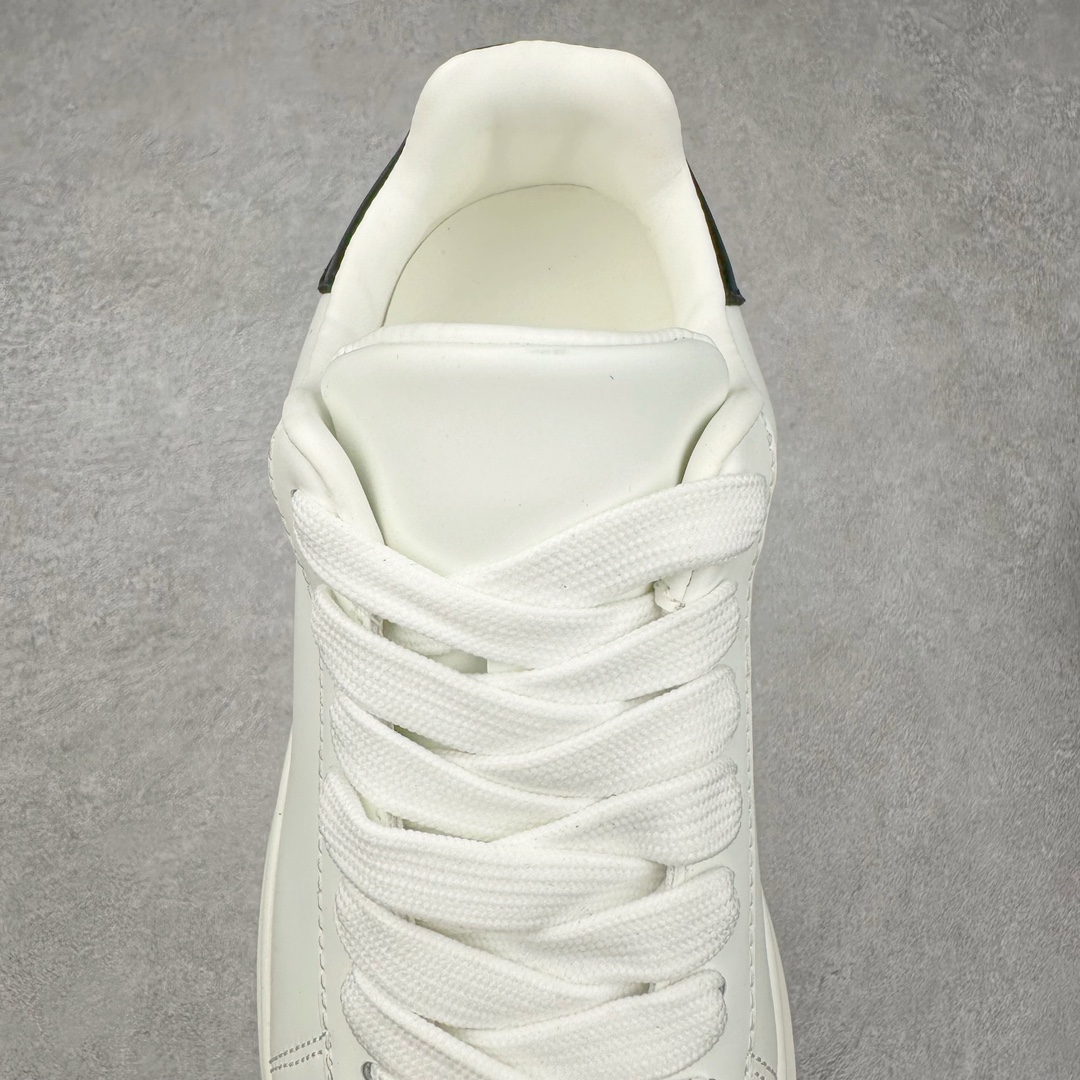 图片[5]-THOM WILLS TW休闲百搭小牛皮小白鞋厚底增高轻便透气舒适低帮板鞋 白色 打破增高鞋厚重且实际增高效果不理想的常规设计，多次调整鞋身线条与内部结构，保留轻便外形，超越同类鞋履的增高效果，舒适增高约5CM。LONDON MIST小牛皮，雾面哑光，质地顺滑细腻，尽显高阶质感，更挺括耐折，舒适时髦。内里牛皮包裹，经水染工艺处理，质地柔软，毛孔细腻，吸汗透气，长时间穿着仍可保持脚部清爽。发泡鞋底柔软轻盈，弹性减震，防滑耐磨。仿生工艺结构更符合亚洲人群足弓构造，降低负担，品牌标识展示时尚态度。尺码：35 36 37 38 39 40 41 42 43 44 45-选品中心