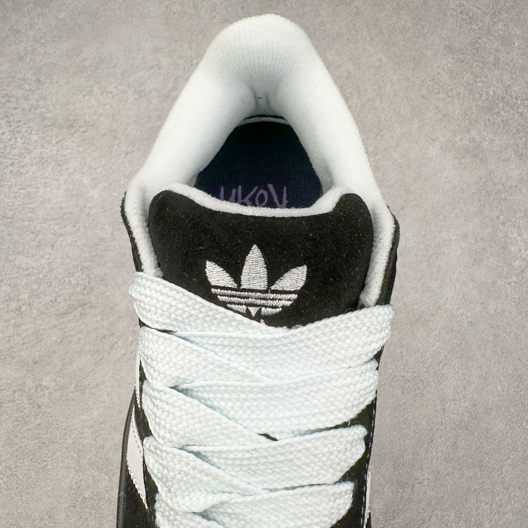 图片[5]-AD Originals Campus 00s 学院系列面包风经典复古低帮百搭休闲运动板鞋 IG0792 这次 Originals 选择了以经典复古鞋型 Campus 为蓝本打造全新面包鞋 这款鞋型联名不断 冠希当年对它更是钟爱有加 论牌面丝毫不输贝壳头、Forum 等大热鞋型 这次 Campus 一改 80 年代的瘦长造型 鞋舌、鞋身、鞋底甚至细节都变大了 营造出千禧年前后流行的面包鞋宽大廓形 因此鞋名改为 Campus 00s 鞋身采用绒面皮料搭配白色常规皮革 质感上还是延续了经典 Campus 的设计 鞋舌填充更加饱满 让鞋款整体看起来更加圆润 搭配上这款浅蓝配色 「蓝胖子」造型真的很可爱 鞋舌还加入了与以往 Campus 不同的全新三叶草 Logo 令造型更具千禧气息 鞋带也采用了加宽的设计 如果你不喜欢 这次还附送了传统鞋带可以替换 鞋底采用了米黄做旧设计 凸显鞋款的复古年代感 除了清新可人的浅蓝配色 还有一款酷灰配色 造型更加硬朗复古 而且相比浅蓝配色更加耐脏 尺码：36 36⅔ 37⅓ 38 38⅔ 39⅓ 40 40⅔ 41⅓ 42 42⅔ 43⅓ 44 45-选品中心