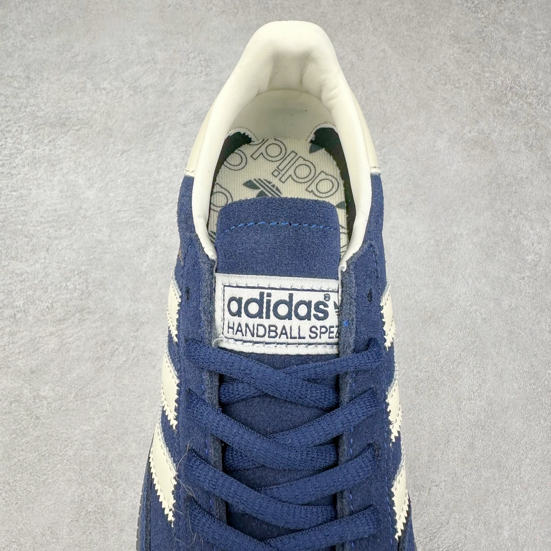 图片[5]-AD Originals Handball SPZL 手球运动员系列百搭休闲运动板鞋 IF7087 这款来自阿迪达斯的这款HANDBALL SPZL前身是一双手球运动鞋，这一次拿来复刻，所以鞋面的主要色彩选用了黑色， 鞋面外侧除了Spezial字母之外还有三叶草标志。Handball SPZL作为复古手球训练鞋与作为室内足球鞋的Samba有着异曲同工之处，但是质感更为出众的鞋身以及丰富的配色选择比起Samba来讲可以说是更胜一筹了！尺码：36 36⅔ 37⅓ 38 38⅔ 39⅓ 40 40⅔ 41⅓ 42 42⅔ 43⅓ 44 45-选品中心