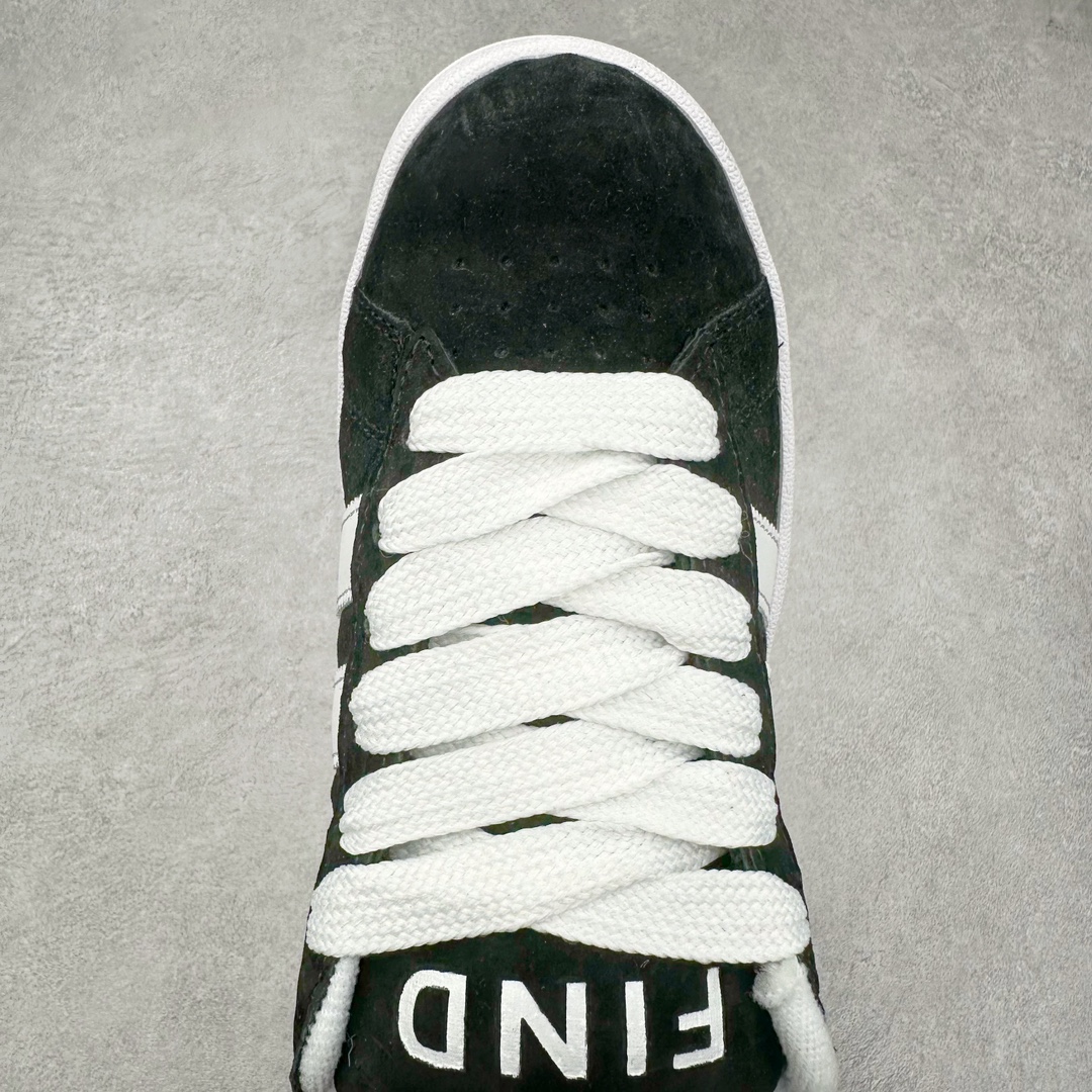 图片[4]-AD Originals Campus 00s 学院系列面包风经典复古低帮百搭休闲运动板鞋 ID7716 这次 Originals 选择了以经典复古鞋型 Campus 为蓝本打造全新面包鞋 这款鞋型联名不断 冠希当年对它更是钟爱有加 论牌面丝毫不输贝壳头、Forum 等大热鞋型 这次 Campus 一改 80 年代的瘦长造型 鞋舌、鞋身、鞋底甚至细节都变大了 营造出千禧年前后流行的面包鞋宽大廓形 因此鞋名改为 Campus 00s 鞋身采用绒面皮料搭配白色常规皮革 质感上还是延续了经典 Campus 的设计 鞋舌填充更加饱满 让鞋款整体看起来更加圆润 搭配上这款浅蓝配色 「蓝胖子」造型真的很可爱 鞋舌还加入了与以往 Campus 不同的全新三叶草 Logo 令造型更具千禧气息 鞋带也采用了加宽的设计 如果你不喜欢 这次还附送了传统鞋带可以替换 鞋底采用了米黄做旧设计 凸显鞋款的复古年代感 除了清新可人的浅蓝配色 还有一款酷灰配色 造型更加硬朗复古 而且相比浅蓝配色更加耐脏 尺码：36 36⅔ 37⅓ 38 38⅔ 39⅓ 40 40⅔ 41⅓ 42 42⅔ 43⅓ 44 45-选品中心