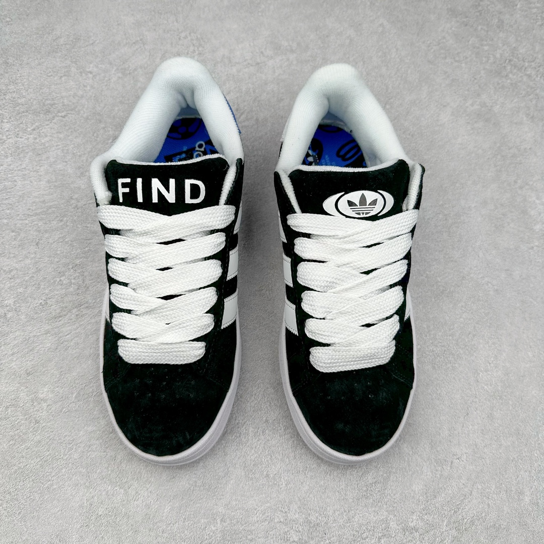 图片[2]-AD Originals Campus 00s 学院系列面包风经典复古低帮百搭休闲运动板鞋 ID7716 这次 Originals 选择了以经典复古鞋型 Campus 为蓝本打造全新面包鞋 这款鞋型联名不断 冠希当年对它更是钟爱有加 论牌面丝毫不输贝壳头、Forum 等大热鞋型 这次 Campus 一改 80 年代的瘦长造型 鞋舌、鞋身、鞋底甚至细节都变大了 营造出千禧年前后流行的面包鞋宽大廓形 因此鞋名改为 Campus 00s 鞋身采用绒面皮料搭配白色常规皮革 质感上还是延续了经典 Campus 的设计 鞋舌填充更加饱满 让鞋款整体看起来更加圆润 搭配上这款浅蓝配色 「蓝胖子」造型真的很可爱 鞋舌还加入了与以往 Campus 不同的全新三叶草 Logo 令造型更具千禧气息 鞋带也采用了加宽的设计 如果你不喜欢 这次还附送了传统鞋带可以替换 鞋底采用了米黄做旧设计 凸显鞋款的复古年代感 除了清新可人的浅蓝配色 还有一款酷灰配色 造型更加硬朗复古 而且相比浅蓝配色更加耐脏 尺码：36 36⅔ 37⅓ 38 38⅔ 39⅓ 40 40⅔ 41⅓ 42 42⅔ 43⅓ 44 45-选品中心