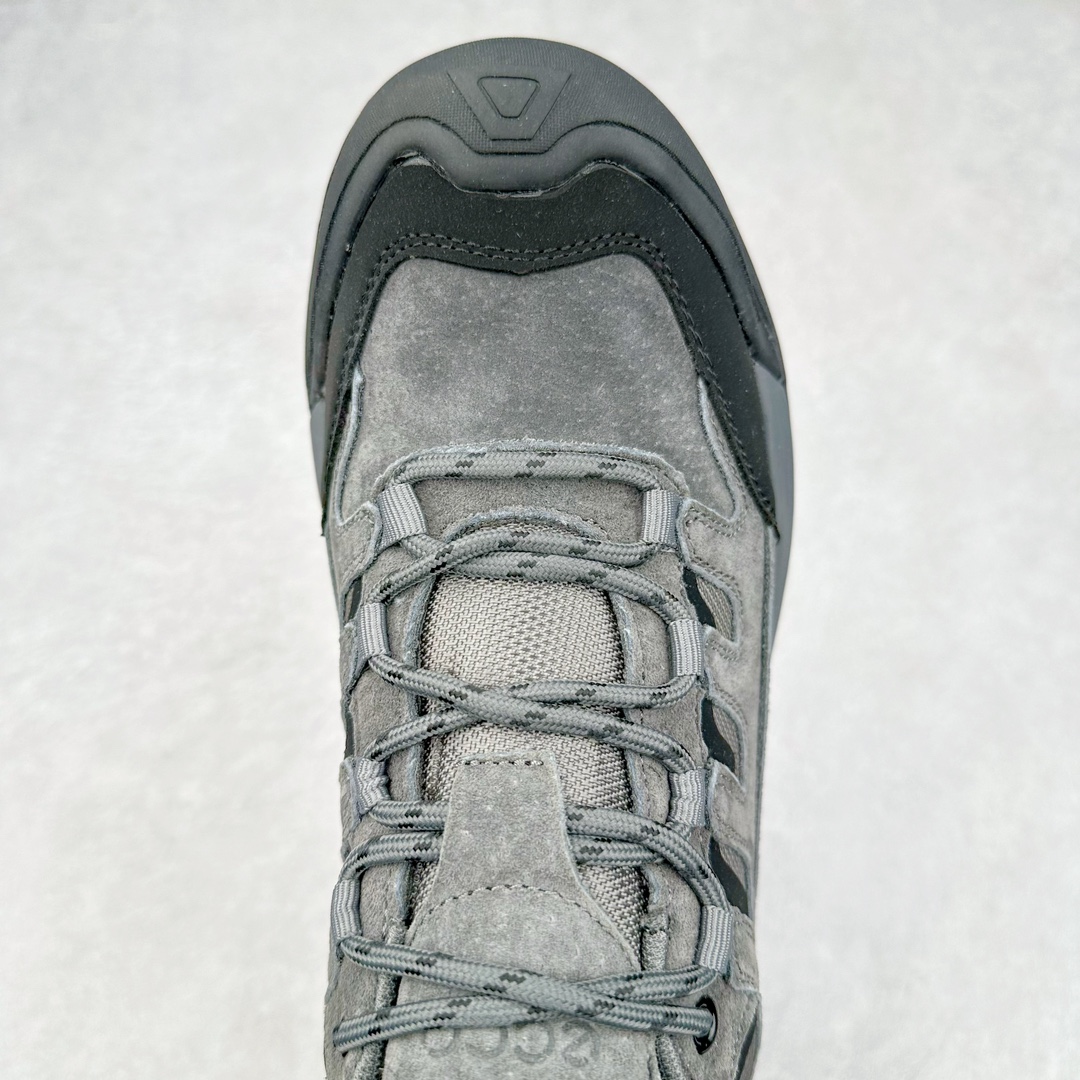 图片[4]-Ecco爱步户外牛皮反绒皮登山鞋 防滑越野跑步鞋 健步BIOMC踪迹系列 防撞鞋头 更好的面对崎岖防撞护趾 鞋面多处采用防裂车线 让鞋子经久耐穿不易开裂 轻量鞋身 透气护足 后跟编织提带 方便穿脱自由 鞋底疏水槽与止刹纹，轻松征踏湿滑崎岖 耐磨止滑 透气缓震 稳定支撑 越野无束尺码：38 39 40 41 42 43 44 45（皮鞋码）-选品中心