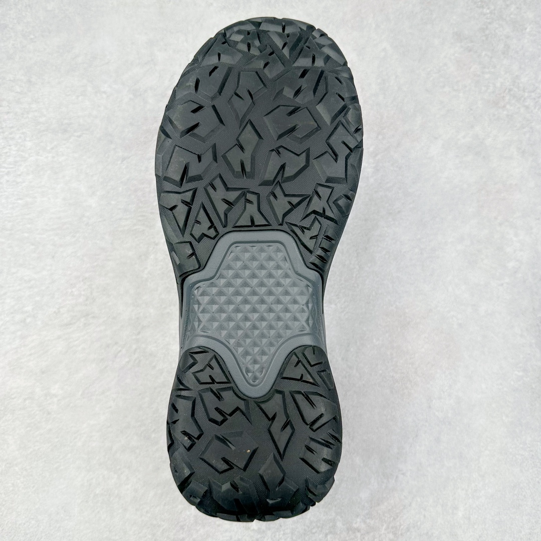 图片[9]-Ecco爱步户外牛皮反绒皮登山鞋 防滑越野跑步鞋 健步BIOMC踪迹系列 防撞鞋头 更好的面对崎岖防撞护趾 鞋面多处采用防裂车线 让鞋子经久耐穿不易开裂 轻量鞋身 透气护足 后跟编织提带 方便穿脱自由 鞋底疏水槽与止刹纹，轻松征踏湿滑崎岖 耐磨止滑 透气缓震 稳定支撑 越野无束尺码：38 39 40 41 42 43 44 45（皮鞋码）-选品中心