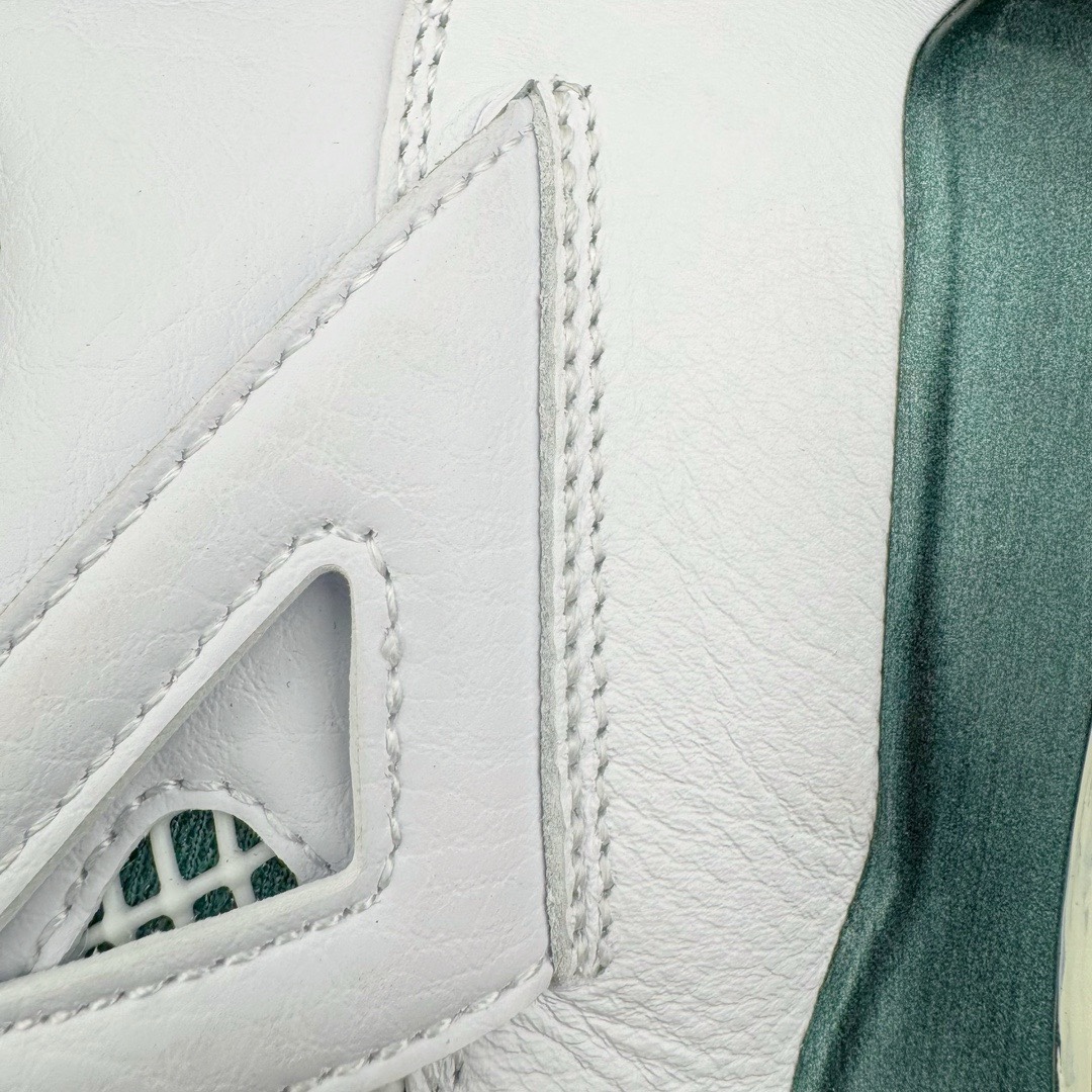 图片[14]-＃K版纯原 Air Jordan AJ4 Retro 氧化白绿 FQ8138-103 全新升级改良 原鞋原楦原纸板同源开发 完美呈现乔4的版型 内侧正确双色网格 还原细节 原厂皮料 正确气垫颜色 正确网格工艺 正确拉帮工艺 全鞋原装材料制作 原档案原模具打造 支持全方位与正品对比 尺码：40 40.5 41 42 42.5 43 44 44.5 45 46 47.5-选品中心