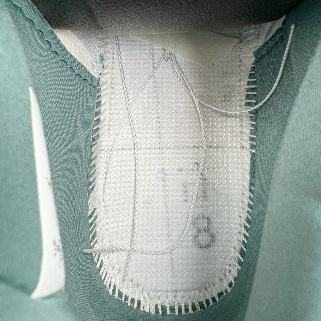 图片[12]-＃K版纯原 Air Jordan AJ4 Retro 氧化白绿 FQ8138-103 全新升级改良 原鞋原楦原纸板同源开发 完美呈现乔4的版型 内侧正确双色网格 还原细节 原厂皮料 正确气垫颜色 正确网格工艺 正确拉帮工艺 全鞋原装材料制作 原档案原模具打造 支持全方位与正品对比 尺码：40 40.5 41 42 42.5 43 44 44.5 45 46 47.5-选品中心