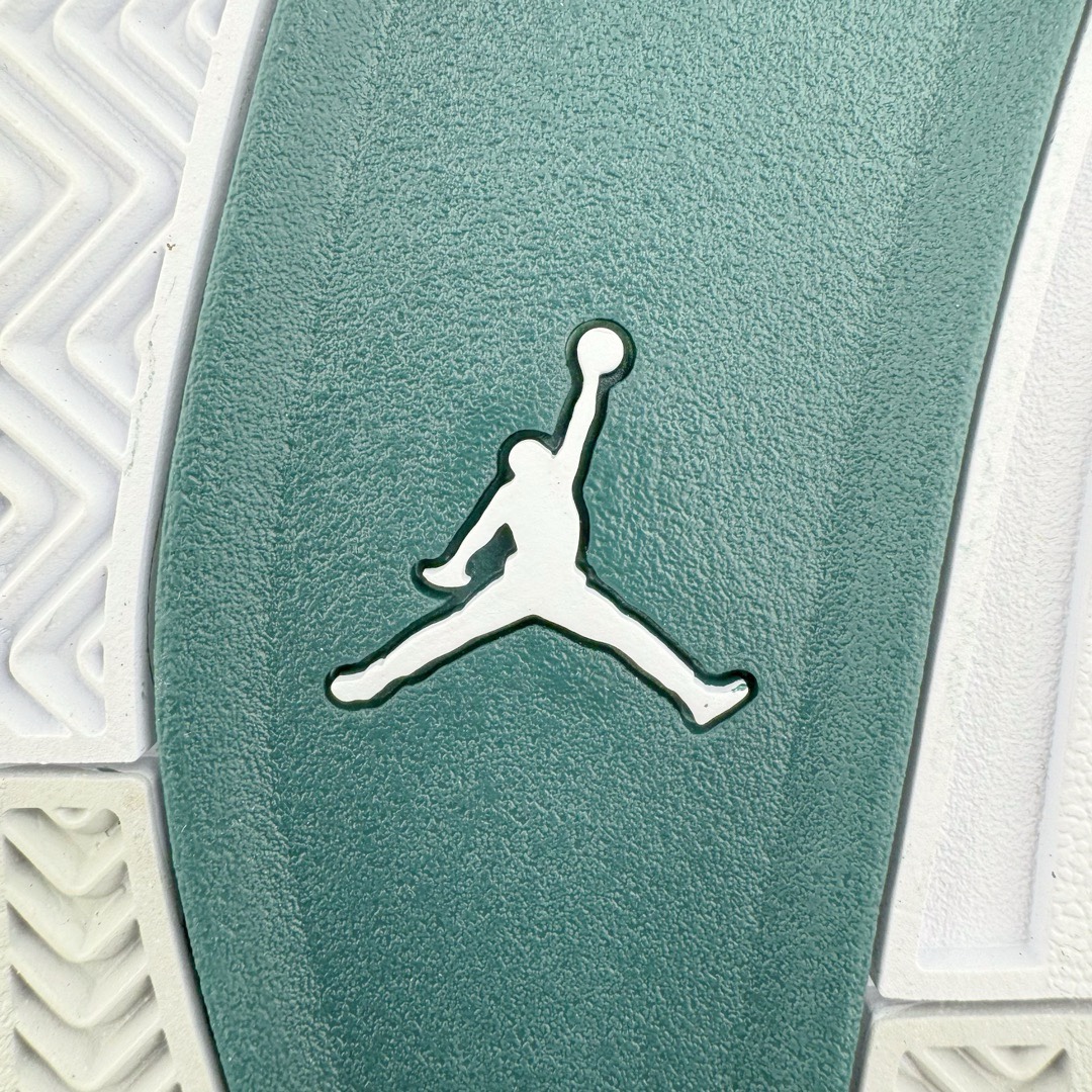 图片[11]-＃K版纯原 Air Jordan AJ4 Retro 氧化白绿 FQ8138-103 全新升级改良 原鞋原楦原纸板同源开发 完美呈现乔4的版型 内侧正确双色网格 还原细节 原厂皮料 正确气垫颜色 正确网格工艺 正确拉帮工艺 全鞋原装材料制作 原档案原模具打造 支持全方位与正品对比 尺码：40 40.5 41 42 42.5 43 44 44.5 45 46 47.5-选品中心