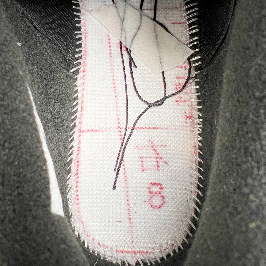 图片[18]-＃K版纯原 Air Jordan AJ4 Retro 黑黄雷公 DH6927-017 全新升级改良 原鞋原楦原纸板同源开发 完美呈现乔4的版型 内侧正确双色网格 还原细节 原厂皮料 正确气垫颜色 正确网格工艺 正确拉帮工艺 全鞋原装材料制作 原档案原模具打造 支持全方位与正品对比 尺码：40 40.5 41 42 42.5 43 44 44.5 45 46 47.5-选品中心