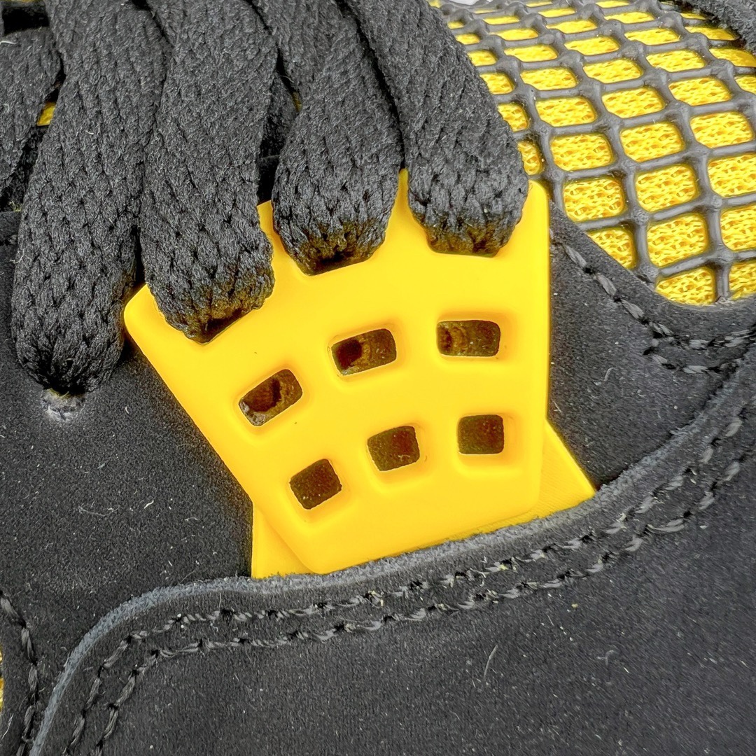 图片[13]-＃K版纯原 Air Jordan AJ4 Retro 黑黄雷公 DH6927-017 全新升级改良 原鞋原楦原纸板同源开发 完美呈现乔4的版型 内侧正确双色网格 还原细节 原厂皮料 正确气垫颜色 正确网格工艺 正确拉帮工艺 全鞋原装材料制作 原档案原模具打造 支持全方位与正品对比 尺码：40 40.5 41 42 42.5 43 44 44.5 45 46 47.5-选品中心
