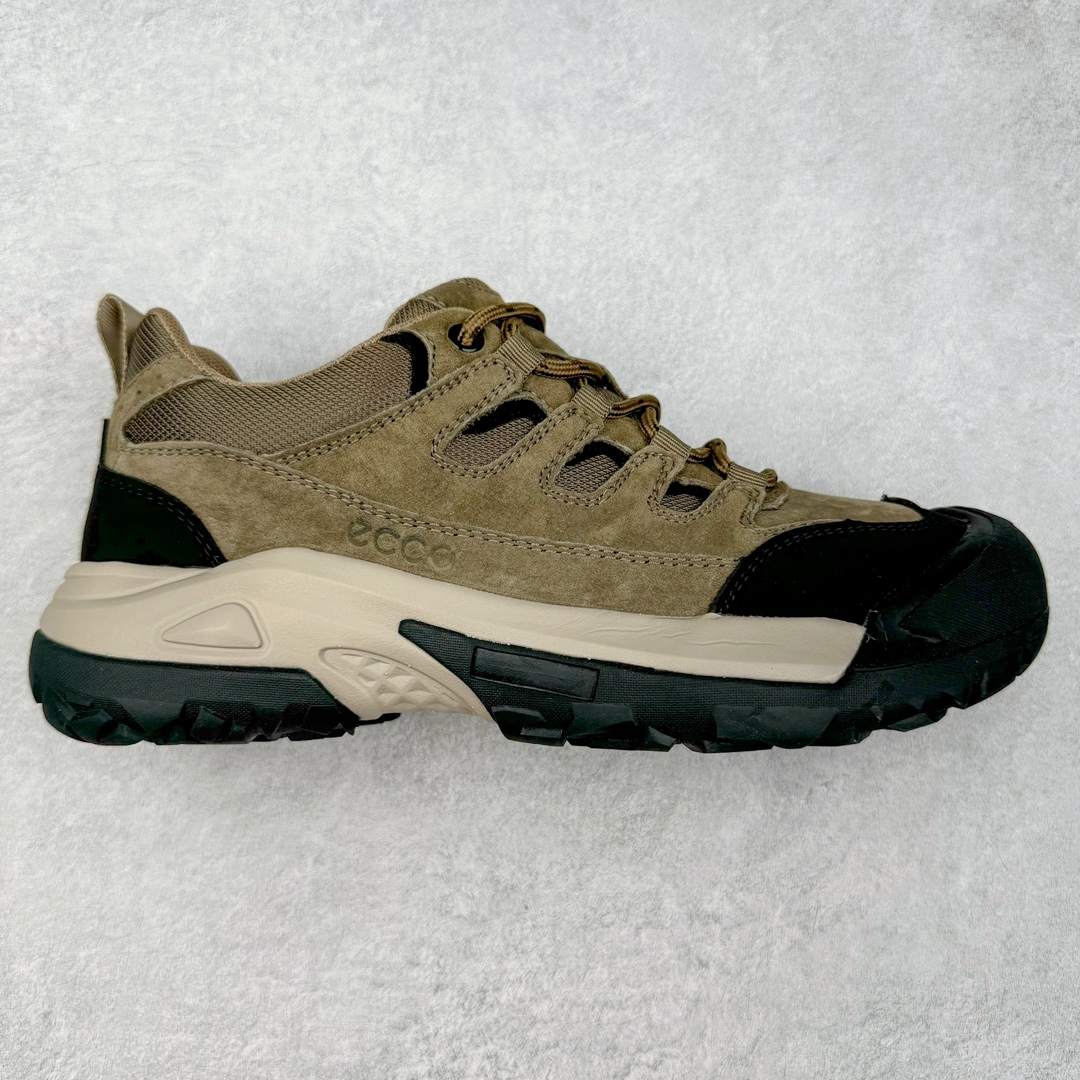 Ecco爱步户外牛皮反绒皮登山鞋 防滑越野跑步鞋 健步BIOMC踪迹系列 防撞鞋头 更好的面对崎岖防撞护趾 鞋面多处采用防裂车线 让鞋子经久耐穿不易开裂 轻量鞋身 透气护足 后跟编织提带 方便穿脱自由 鞋底疏水槽与止刹纹,轻松征踏湿滑崎岖 耐磨止滑 透气缓震 稳定支撑 越野无束尺码:38 39 40 41 42 43 44 45(皮鞋码)-选品中心