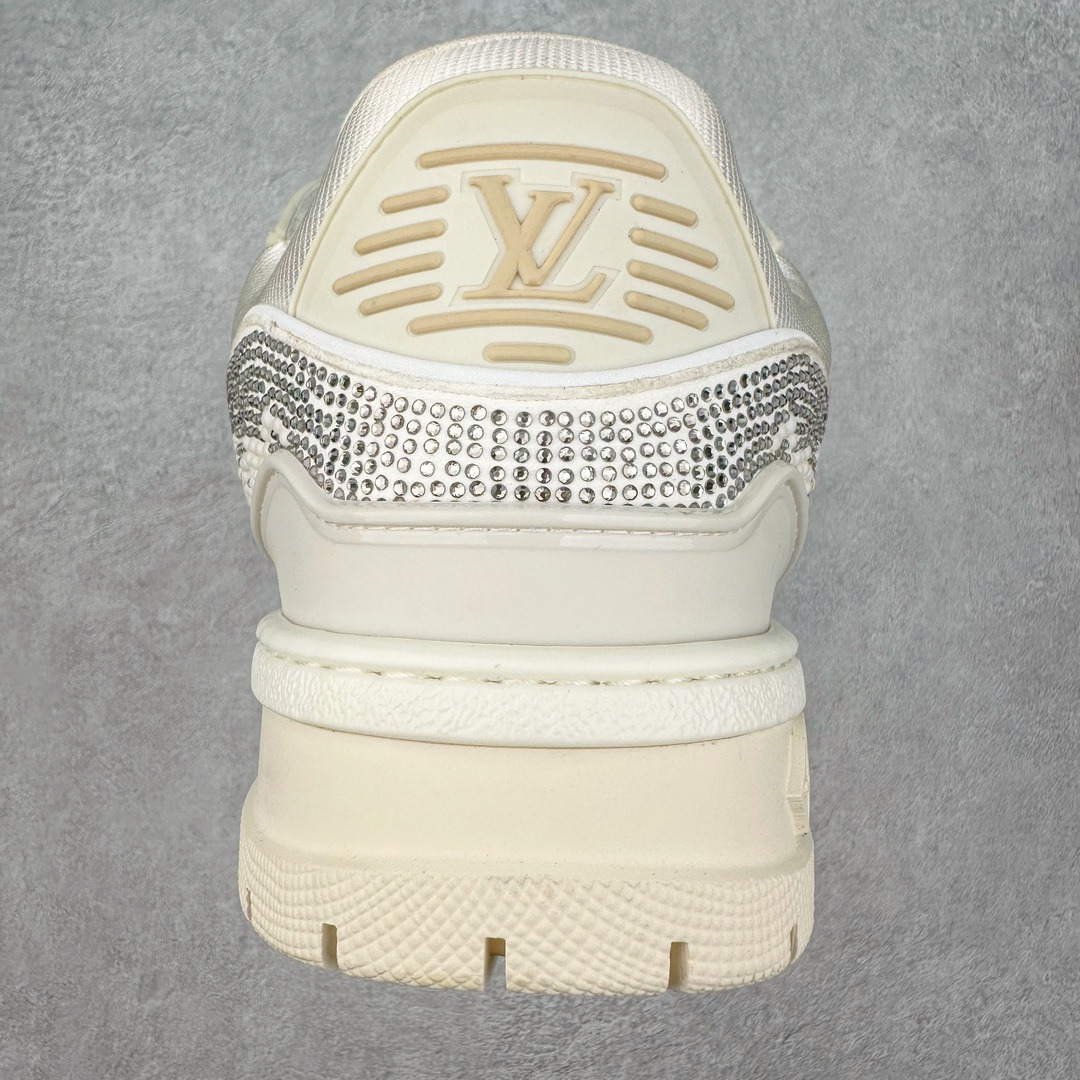 图片[8]-lv Trainer Maxi 小胖丁系列面包鞋 驴牌23S时尚走秀款 原版购入开发历时半年开发打造 原版完美楦型 多次调试 达到还原99% 鞋面独家订制细柔小牛皮 厚实织物鞋带 独家私模超轻TPU大底 原配扣子串珠 正确原装黄色鞋盒 正确中底印花 鞋面印花3D高频深度立体 全鞋电脑针车 紧密相连 针距密度一致 皮面裁剪部位 统一油边封口工艺 备受瞩目火热面包鞋再次拉满流量 各地网红上脚 立体饱满的彩色面包鞋身 超大版型重新诠释了 Virgil Abloh大热lv运动时装鞋 完美增高5CM Size 36 37 38 39 40 41 42 43 44 45-选品中心