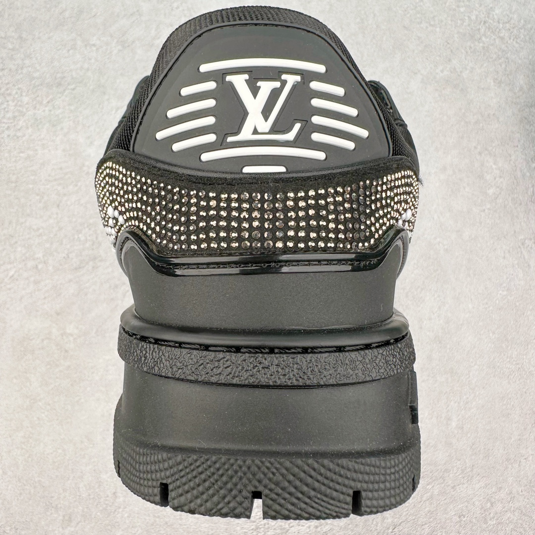 图片[8]-lv Trainer Maxi 小胖丁系列面包鞋 驴牌23S时尚走秀款 原版购入开发历时半年开发打造 原版完美楦型 多次调试 达到还原99% 鞋面独家订制细柔小牛皮 厚实织物鞋带 独家私模超轻TPU大底 原配扣子串珠 正确原装黄色鞋盒 正确中底印花 鞋面印花3D高频深度立体 全鞋电脑针车 紧密相连 针距密度一致 皮面裁剪部位 统一油边封口工艺 备受瞩目火热面包鞋再次拉满流量 各地网红上脚 立体饱满的彩色面包鞋身 超大版型重新诠释了 Virgil Abloh大热lv运动时装鞋 完美增高5CM Size 36 37 38 39 40 41 42 43 44 45-选品中心