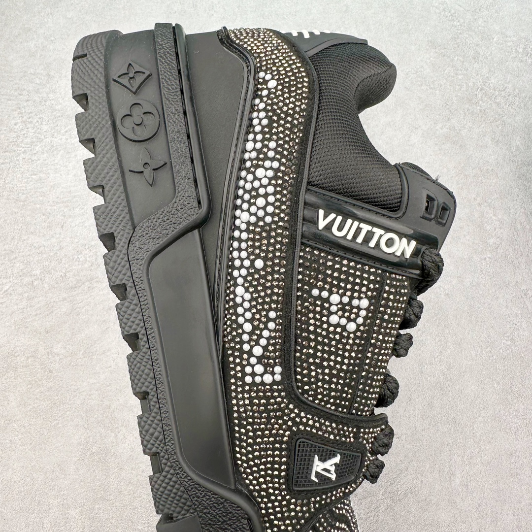 图片[6]-lv Trainer Maxi 小胖丁系列面包鞋 驴牌23S时尚走秀款 原版购入开发历时半年开发打造 原版完美楦型 多次调试 达到还原99% 鞋面独家订制细柔小牛皮 厚实织物鞋带 独家私模超轻TPU大底 原配扣子串珠 正确原装黄色鞋盒 正确中底印花 鞋面印花3D高频深度立体 全鞋电脑针车 紧密相连 针距密度一致 皮面裁剪部位 统一油边封口工艺 备受瞩目火热面包鞋再次拉满流量 各地网红上脚 立体饱满的彩色面包鞋身 超大版型重新诠释了 Virgil Abloh大热lv运动时装鞋 完美增高5CM Size 36 37 38 39 40 41 42 43 44 45-选品中心