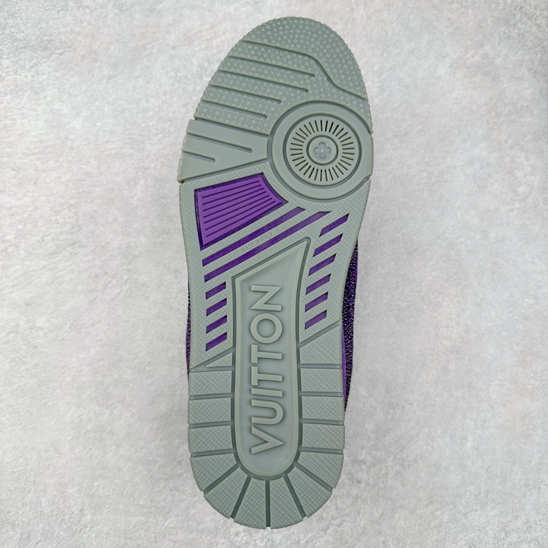 图片[9]-＃K纯原 Louis Vuitton Trainer lv时装走秀运动鞋 市场所有版本中综合最强的货品 GD实力大厂出品 全网最全配色更新最快 最成熟的做工稳定的品控 完美鞋型超高的清洁度 零毛边线头瑕疵 全套原楦原纸版原鞋开模 全网最具灵魂的版型 正确原装黄色鞋盒 正确中底印花 鞋面印花3D高频深度立体 全鞋电脑针车 紧密相连 针距密度一致 环保乳胶注塑鞋垫 厚度脚感还原原版 皮面裁剪部位 统一油边封口工艺 原装橡胶大底含胶量大底组合零偏差 专柜全套包装 防尘袋 说明书 质保卡 男女鞋 尺码：35 36 37 38 39 40 41 42 43 44 45-选品中心