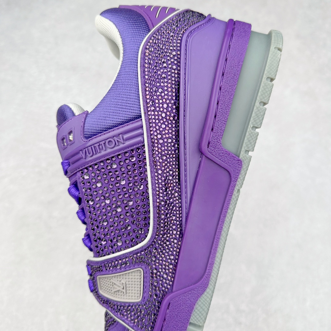 图片[7]-＃K纯原 Louis Vuitton Trainer lv时装走秀运动鞋 市场所有版本中综合最强的货品 GD实力大厂出品 全网最全配色更新最快 最成熟的做工稳定的品控 完美鞋型超高的清洁度 零毛边线头瑕疵 全套原楦原纸版原鞋开模 全网最具灵魂的版型 正确原装黄色鞋盒 正确中底印花 鞋面印花3D高频深度立体 全鞋电脑针车 紧密相连 针距密度一致 环保乳胶注塑鞋垫 厚度脚感还原原版 皮面裁剪部位 统一油边封口工艺 原装橡胶大底含胶量大底组合零偏差 专柜全套包装 防尘袋 说明书 质保卡 男女鞋 尺码：35 36 37 38 39 40 41 42 43 44 45-选品中心