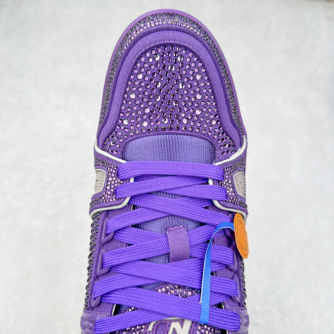 图片[4]-＃K纯原 Louis Vuitton Trainer lv时装走秀运动鞋 市场所有版本中综合最强的货品 GD实力大厂出品 全网最全配色更新最快 最成熟的做工稳定的品控 完美鞋型超高的清洁度 零毛边线头瑕疵 全套原楦原纸版原鞋开模 全网最具灵魂的版型 正确原装黄色鞋盒 正确中底印花 鞋面印花3D高频深度立体 全鞋电脑针车 紧密相连 针距密度一致 环保乳胶注塑鞋垫 厚度脚感还原原版 皮面裁剪部位 统一油边封口工艺 原装橡胶大底含胶量大底组合零偏差 专柜全套包装 防尘袋 说明书 质保卡 男女鞋 尺码：35 36 37 38 39 40 41 42 43 44 45-选品中心