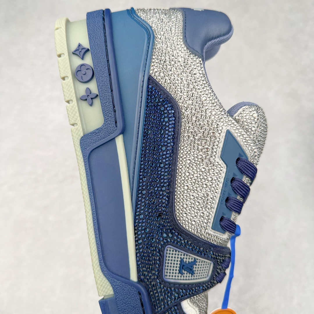 图片[6]-＃K纯原 Louis Vuitton Trainer lv时装走秀运动鞋 市场所有版本中综合最强的货品 GD实力大厂出品 全网最全配色更新最快 最成熟的做工稳定的品控 完美鞋型超高的清洁度 零毛边线头瑕疵 全套原楦原纸版原鞋开模 全网最具灵魂的版型 正确原装黄色鞋盒 正确中底印花 鞋面印花3D高频深度立体 全鞋电脑针车 紧密相连 针距密度一致 环保乳胶注塑鞋垫 厚度脚感还原原版 皮面裁剪部位 统一油边封口工艺 原装橡胶大底含胶量大底组合零偏差 专柜全套包装 防尘袋 说明书 质保卡 男女鞋 尺码：35 36 37 38 39 40 41 42 43 44 45-选品中心