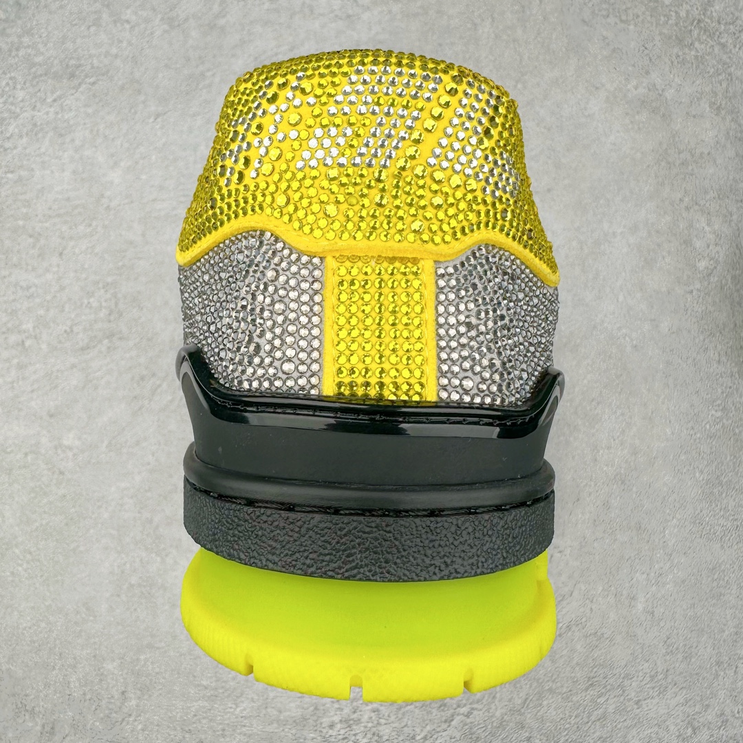 图片[8]-＃K纯原 Louis Vuitton Trainer lv时装走秀运动鞋 市场所有版本中综合最强的货品 GD实力大厂出品 全网最全配色更新最快 最成熟的做工稳定的品控 完美鞋型超高的清洁度 零毛边线头瑕疵 全套原楦原纸版原鞋开模 全网最具灵魂的版型 正确原装黄色鞋盒 正确中底印花 鞋面印花3D高频深度立体 全鞋电脑针车 紧密相连 针距密度一致 环保乳胶注塑鞋垫 厚度脚感还原原版 皮面裁剪部位 统一油边封口工艺 原装橡胶大底含胶量大底组合零偏差 专柜全套包装 防尘袋 说明书 质保卡 男女鞋 尺码：35 36 37 38 39 40 41 42 43 44 45-选品中心