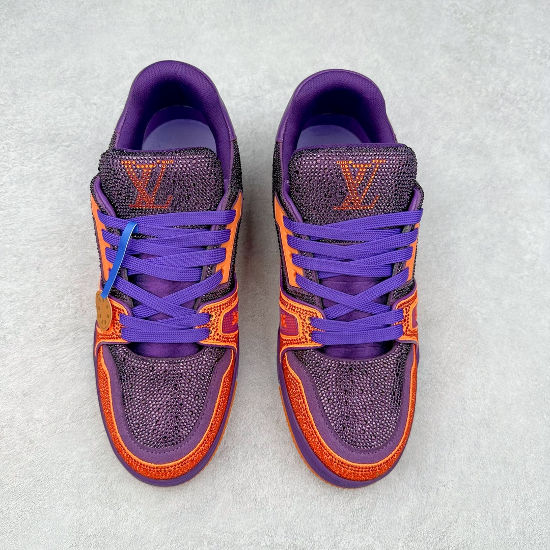 图片[2]-＃K纯原 Louis Vuitton Trainer lv时装走秀运动鞋 市场所有版本中综合最强的货品 GD实力大厂出品 全网最全配色更新最快 最成熟的做工稳定的品控 完美鞋型超高的清洁度 零毛边线头瑕疵 全套原楦原纸版原鞋开模 全网最具灵魂的版型 正确原装黄色鞋盒 正确中底印花 鞋面印花3D高频深度立体 全鞋电脑针车 紧密相连 针距密度一致 环保乳胶注塑鞋垫 厚度脚感还原原版 皮面裁剪部位 统一油边封口工艺 原装橡胶大底含胶量大底组合零偏差 专柜全套包装 防尘袋 说明书 质保卡 男女鞋 尺码：35 36 37 38 39 40 41 42 43 44 45-选品中心