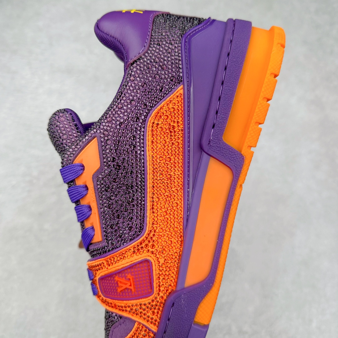 图片[7]-＃K纯原 Louis Vuitton Trainer lv时装走秀运动鞋 市场所有版本中综合最强的货品 GD实力大厂出品 全网最全配色更新最快 最成熟的做工稳定的品控 完美鞋型超高的清洁度 零毛边线头瑕疵 全套原楦原纸版原鞋开模 全网最具灵魂的版型 正确原装黄色鞋盒 正确中底印花 鞋面印花3D高频深度立体 全鞋电脑针车 紧密相连 针距密度一致 环保乳胶注塑鞋垫 厚度脚感还原原版 皮面裁剪部位 统一油边封口工艺 原装橡胶大底含胶量大底组合零偏差 专柜全套包装 防尘袋 说明书 质保卡 男女鞋 尺码：35 36 37 38 39 40 41 42 43 44 45-选品中心