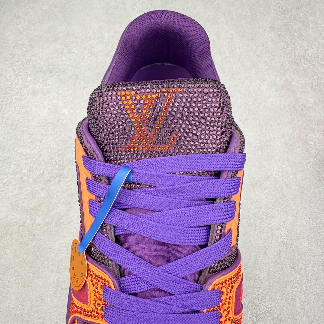 图片[5]-＃K纯原 Louis Vuitton Trainer lv时装走秀运动鞋 市场所有版本中综合最强的货品 GD实力大厂出品 全网最全配色更新最快 最成熟的做工稳定的品控 完美鞋型超高的清洁度 零毛边线头瑕疵 全套原楦原纸版原鞋开模 全网最具灵魂的版型 正确原装黄色鞋盒 正确中底印花 鞋面印花3D高频深度立体 全鞋电脑针车 紧密相连 针距密度一致 环保乳胶注塑鞋垫 厚度脚感还原原版 皮面裁剪部位 统一油边封口工艺 原装橡胶大底含胶量大底组合零偏差 专柜全套包装 防尘袋 说明书 质保卡 男女鞋 尺码：35 36 37 38 39 40 41 42 43 44 45-选品中心