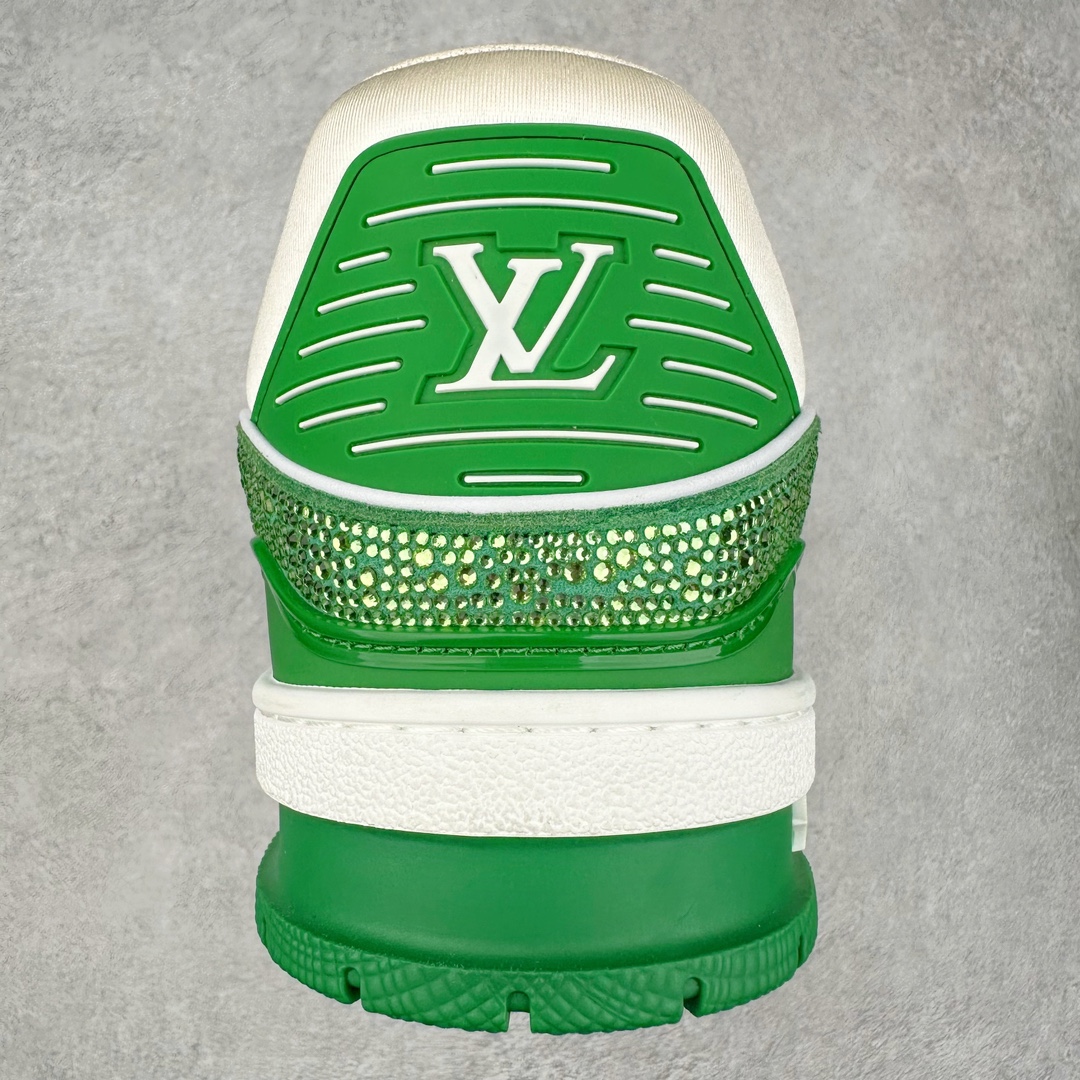 图片[8]-＃K纯原 Louis Vuitton Trainer lv时装走秀运动鞋 市场所有版本中综合最强的货品 GD实力大厂出品 全网最全配色更新最快 最成熟的做工稳定的品控 完美鞋型超高的清洁度 零毛边线头瑕疵 全套原楦原纸版原鞋开模 全网最具灵魂的版型 正确原装黄色鞋盒 正确中底印花 鞋面印花3D高频深度立体 全鞋电脑针车 紧密相连 针距密度一致 环保乳胶注塑鞋垫 厚度脚感还原原版 皮面裁剪部位 统一油边封口工艺 原装橡胶大底含胶量大底组合零偏差 专柜全套包装 防尘袋 说明书 质保卡 男女鞋 尺码：35 36 37 38 39 40 41 42 43 44 45-选品中心