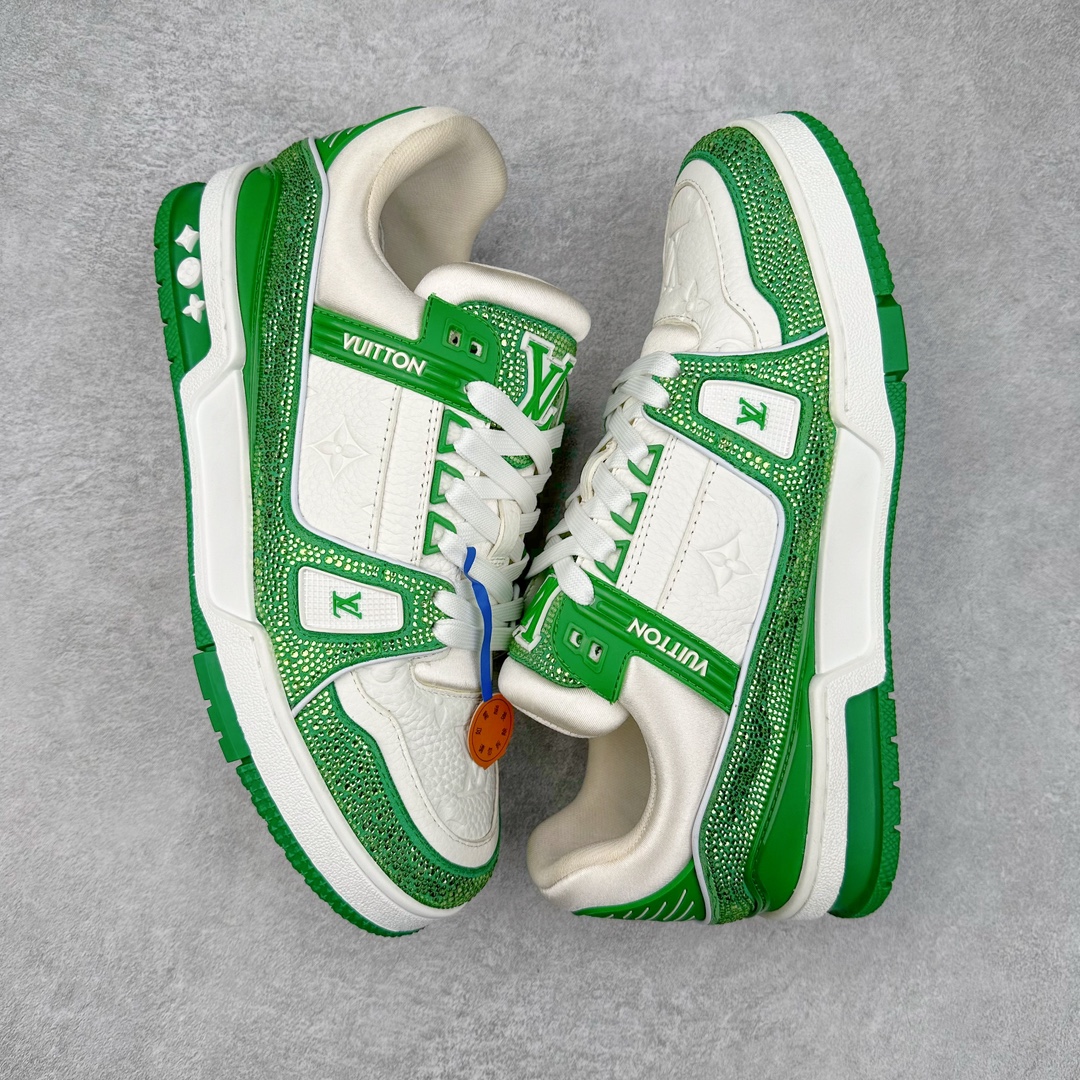 图片[3]-＃K纯原 Louis Vuitton Trainer lv时装走秀运动鞋 市场所有版本中综合最强的货品 GD实力大厂出品 全网最全配色更新最快 最成熟的做工稳定的品控 完美鞋型超高的清洁度 零毛边线头瑕疵 全套原楦原纸版原鞋开模 全网最具灵魂的版型 正确原装黄色鞋盒 正确中底印花 鞋面印花3D高频深度立体 全鞋电脑针车 紧密相连 针距密度一致 环保乳胶注塑鞋垫 厚度脚感还原原版 皮面裁剪部位 统一油边封口工艺 原装橡胶大底含胶量大底组合零偏差 专柜全套包装 防尘袋 说明书 质保卡 男女鞋 尺码：35 36 37 38 39 40 41 42 43 44 45-选品中心