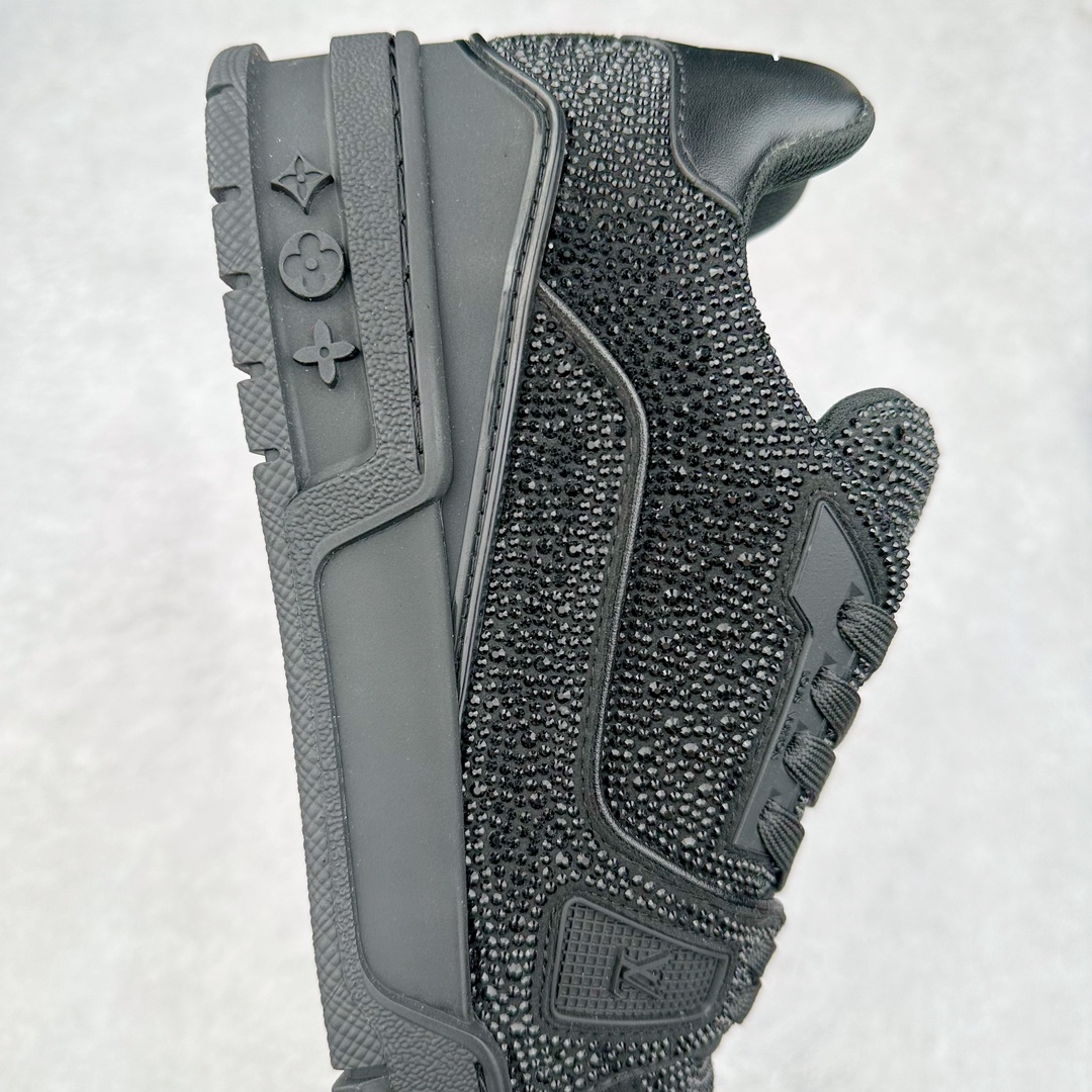 图片[6]-＃K纯原 Louis Vuitton Trainer lv时装走秀运动鞋 市场所有版本中综合最强的货品 GD实力大厂出品 全网最全配色更新最快 最成熟的做工稳定的品控 完美鞋型超高的清洁度 零毛边线头瑕疵 全套原楦原纸版原鞋开模 全网最具灵魂的版型 正确原装黄色鞋盒 正确中底印花 鞋面印花3D高频深度立体 全鞋电脑针车 紧密相连 针距密度一致 环保乳胶注塑鞋垫 厚度脚感还原原版 皮面裁剪部位 统一油边封口工艺 原装橡胶大底含胶量大底组合零偏差 专柜全套包装 防尘袋 说明书 质保卡 男女鞋 尺码：35 36 37 38 39 40 41 42 43 44 45-选品中心