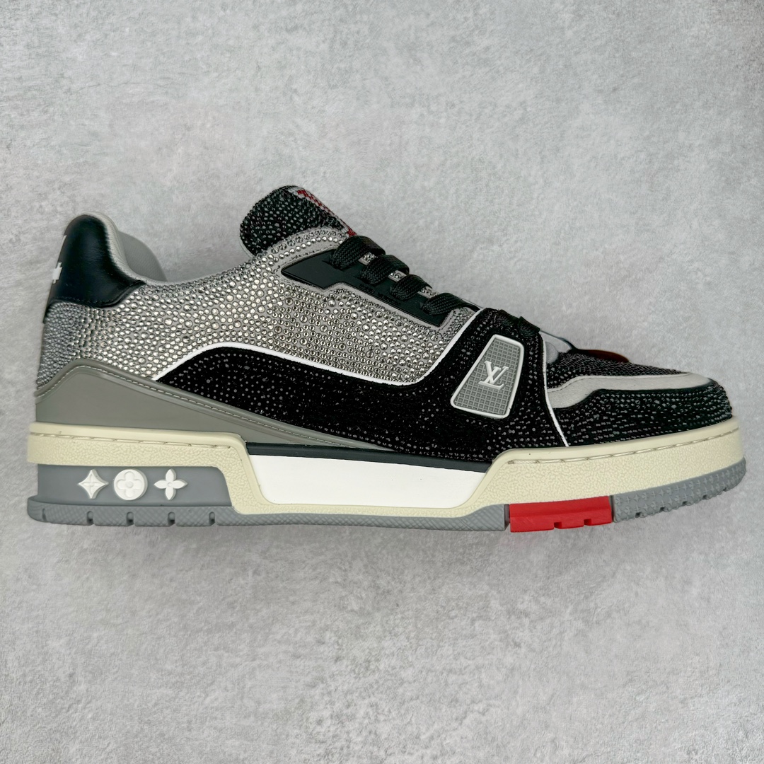 图片[4]-＃K纯原 Louis Vuitton Trainer lv时装走秀运动鞋 市场所有版本中综合最强的货品 GD实力大厂出品 全网最全配色更新最快 最成熟的做工稳定的品控 完美鞋型超高的清洁度 零毛边线头瑕疵 全套原楦原纸版原鞋开模 全网最具灵魂的版型 正确原装黄色鞋盒 正确中底印花 鞋面印花3D高频深度立体 全鞋电脑针车 紧密相连 针距密度一致 环保乳胶注塑鞋垫 厚度脚感还原原版 皮面裁剪部位 统一油边封口工艺 原装橡胶大底含胶量大底组合零偏差 专柜全套包装 防尘袋 说明书 质保卡 男女鞋 尺码：35 36 37 38 39 40 41 42 43 44 45-选品中心